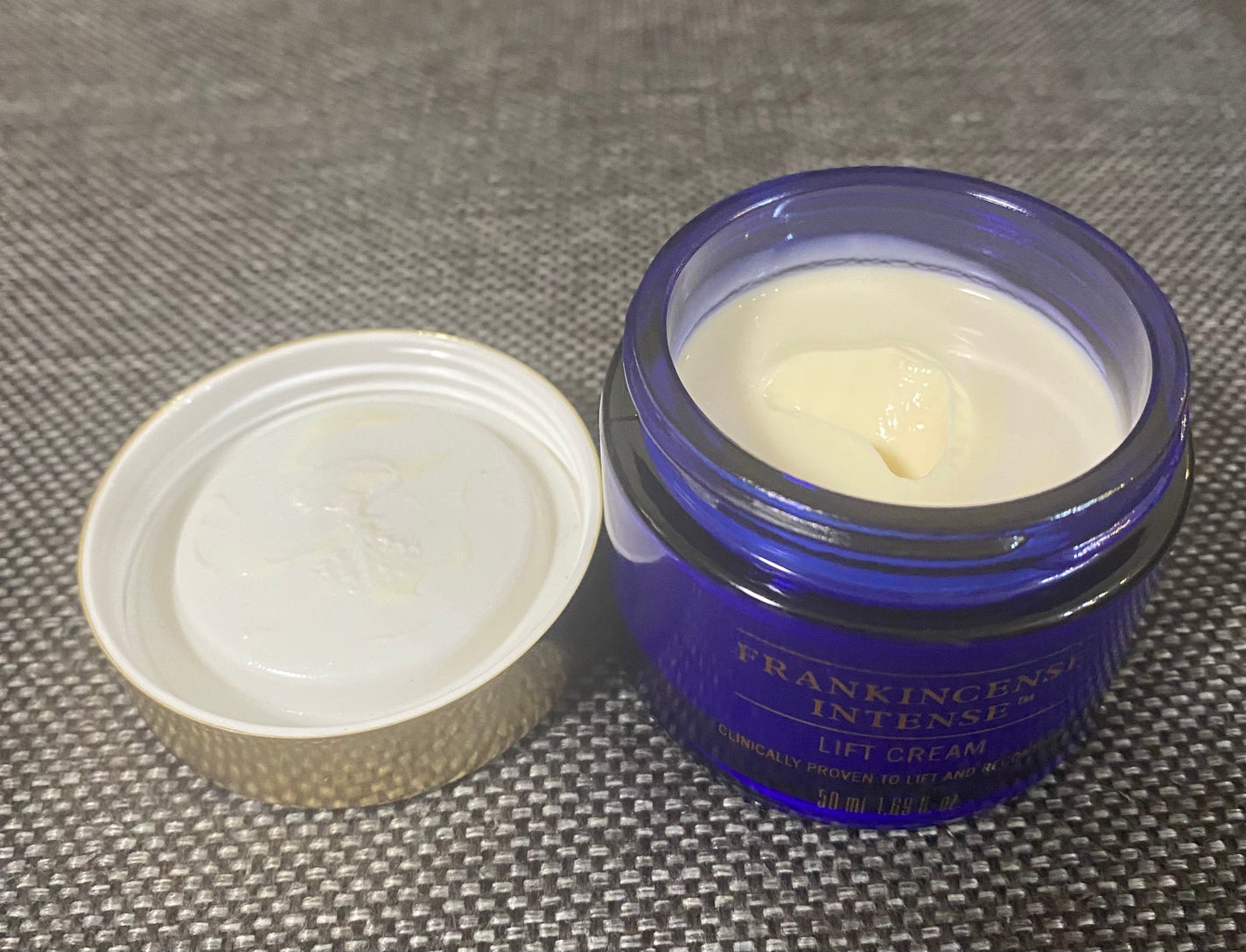 フランキンセンス インテンス リフトクリーム/ニールズヤード レメディーズ/フェイスクリームを使ったクチコミ(2枚目)
