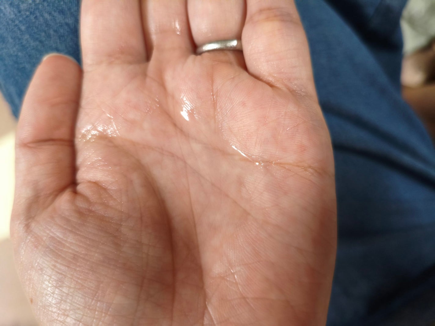 白潤プレミアム薬用浸透美白化粧水/肌ラボ/化粧水を使ったクチコミ(4枚目)