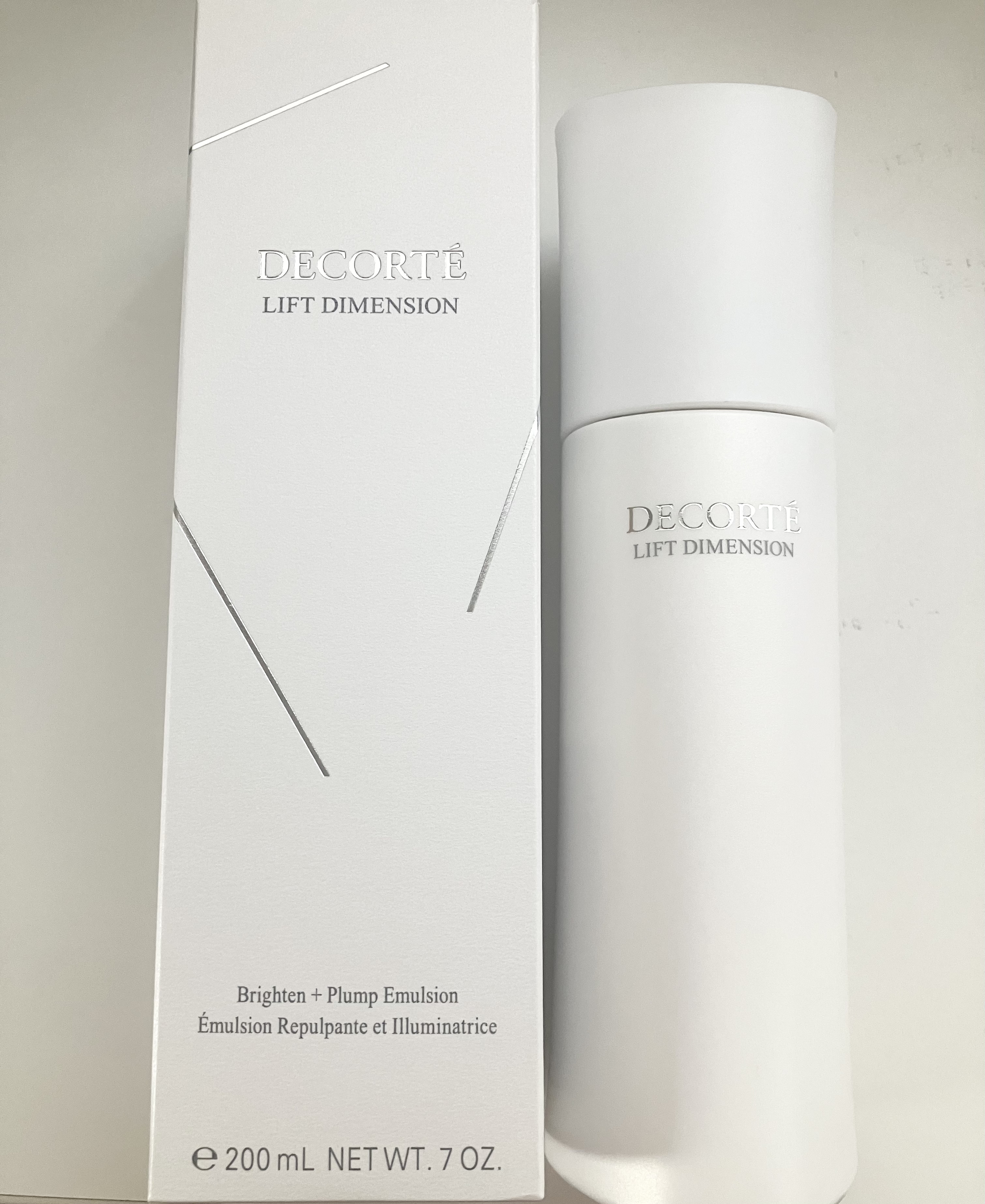 リフトディメンション エバーブライト プランプ エマルジョン 200ml/DECORTÉ/乳液を使ったクチコミ（1枚目）