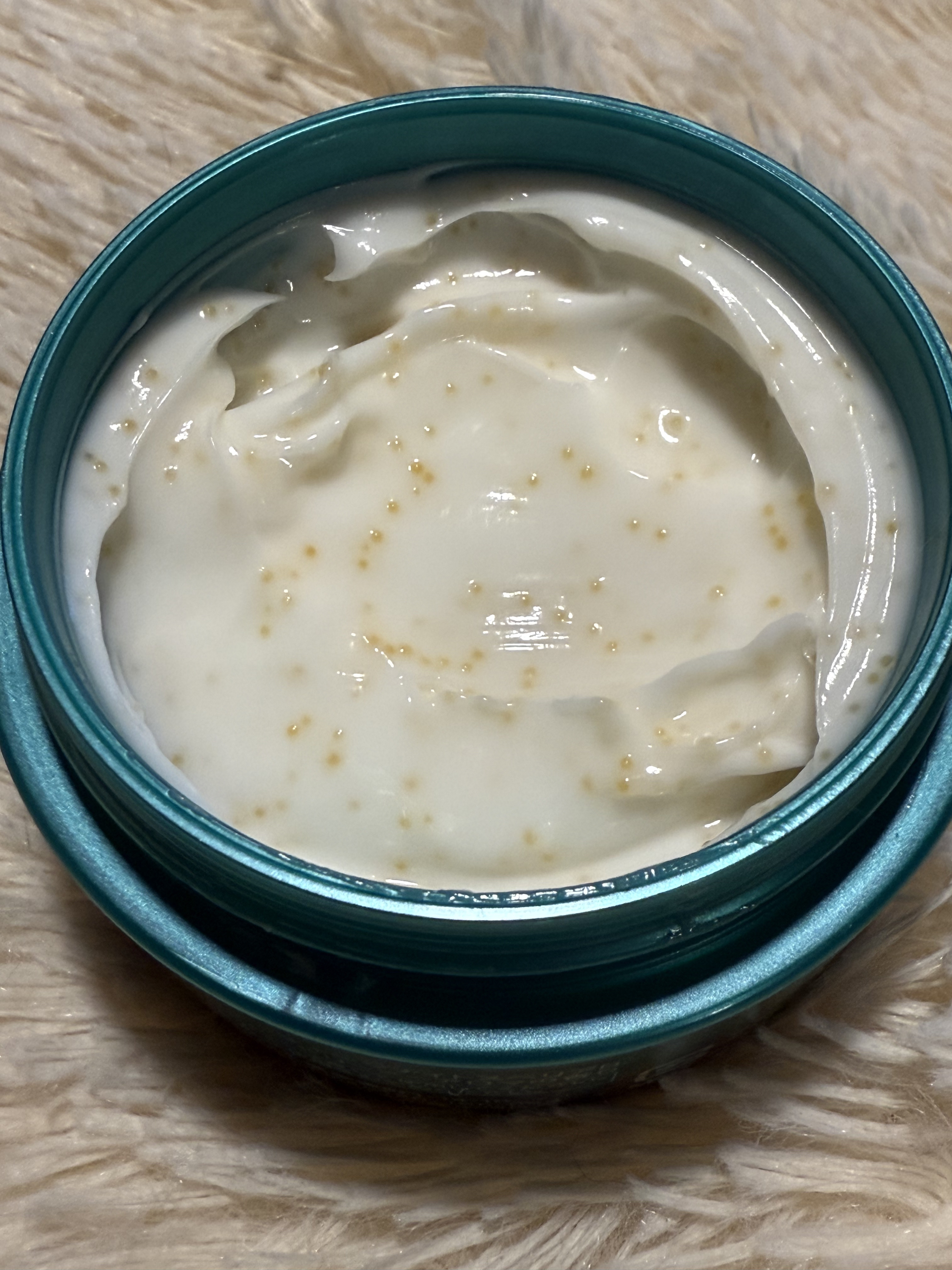 ニールズヤード レメディーズ ゼラニウム&オレンジ ハンドクリームのクチコミ「🌙ナイトハンドケア🌙


もう10個以上リピートしてる、アトリックスビューティーチャージ ナイ.....」（2枚目）