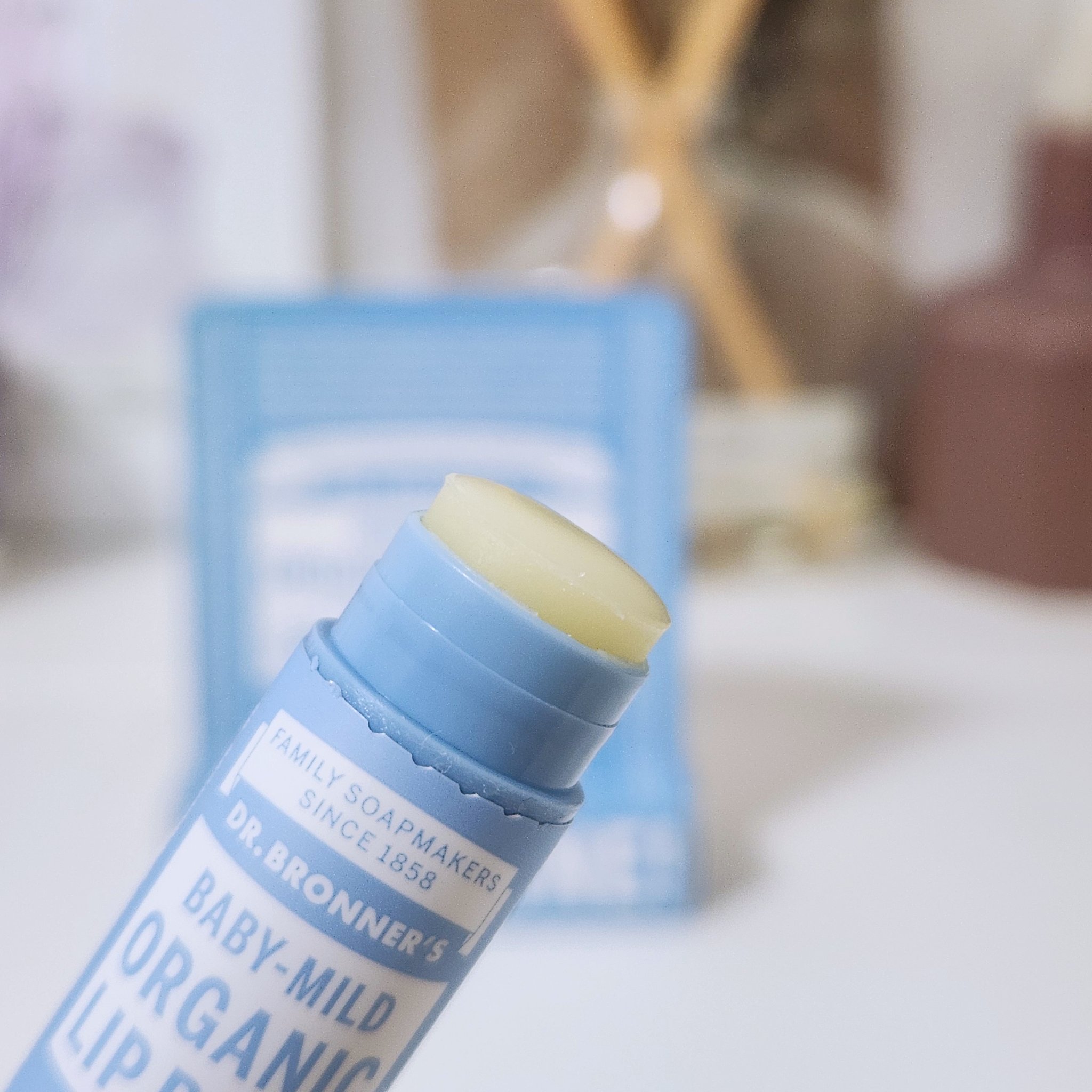 マジック オーガニックリップバーム ベビーマイルド/ドクターブロナー/リップバームを使ったクチコミ（2枚目）