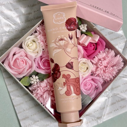 Laline ウォームバニラ ハンドクリームのクチコミ「お初のLalineさん、お店の前通ったらめちゃくちゃ良い匂いして思わず入店😳
シア&ククイと2.....」(1枚目)