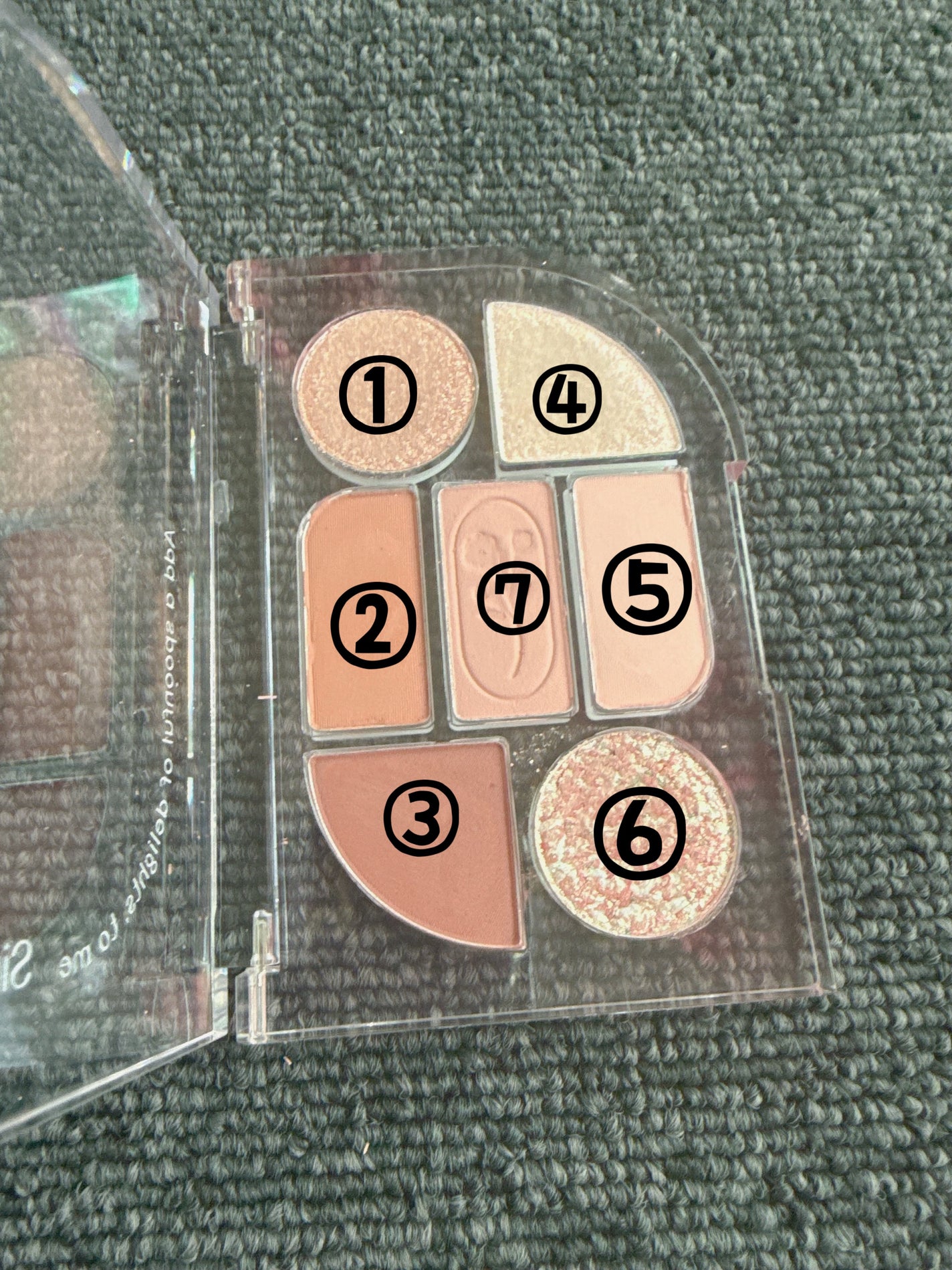 シンプレイン アイパレット/Sim;plain/アイシャドウパレットを使ったクチコミ(3枚目)