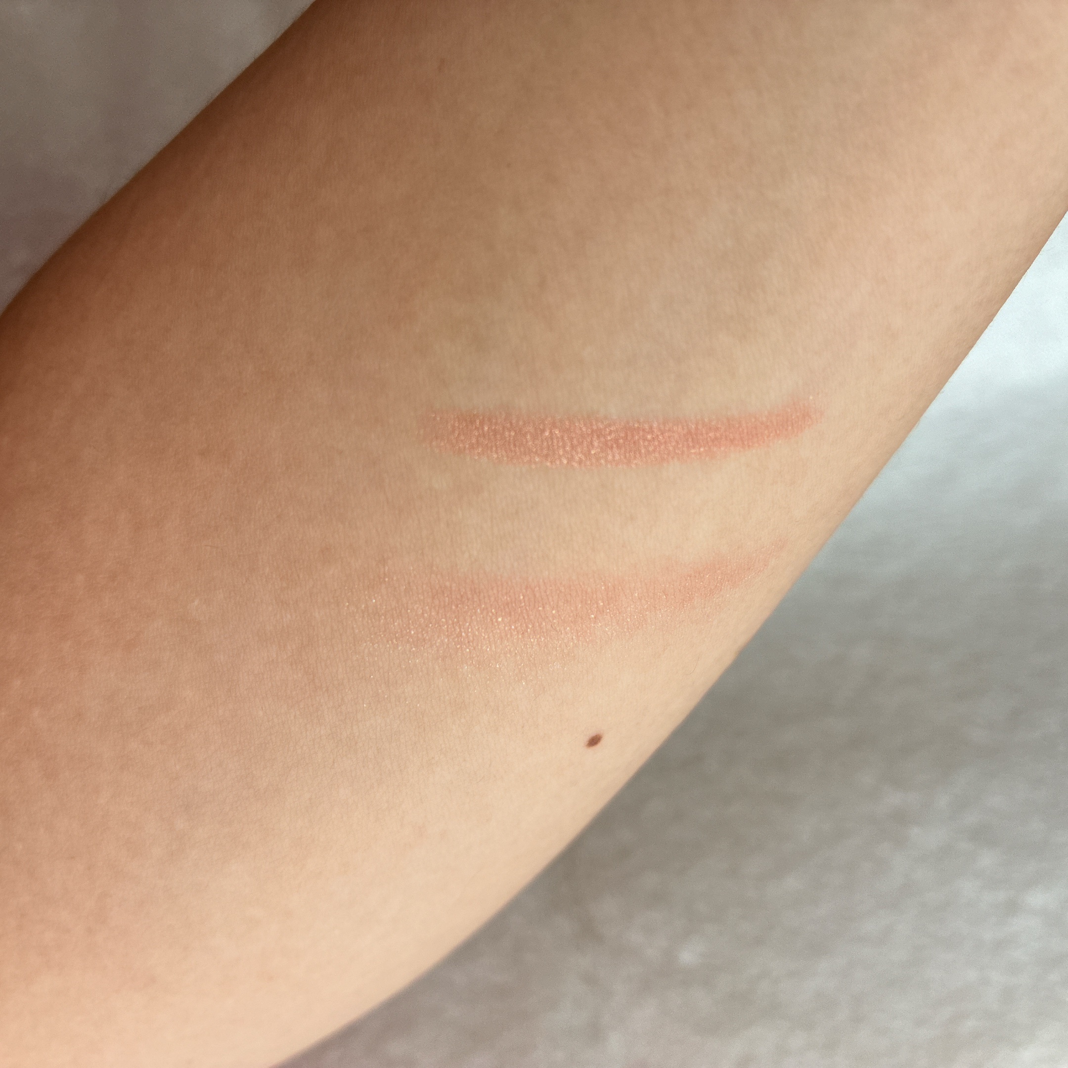 グリームオンフィットシャドウ/excel/スティックアイシャドウを使ったクチコミ（3枚目）