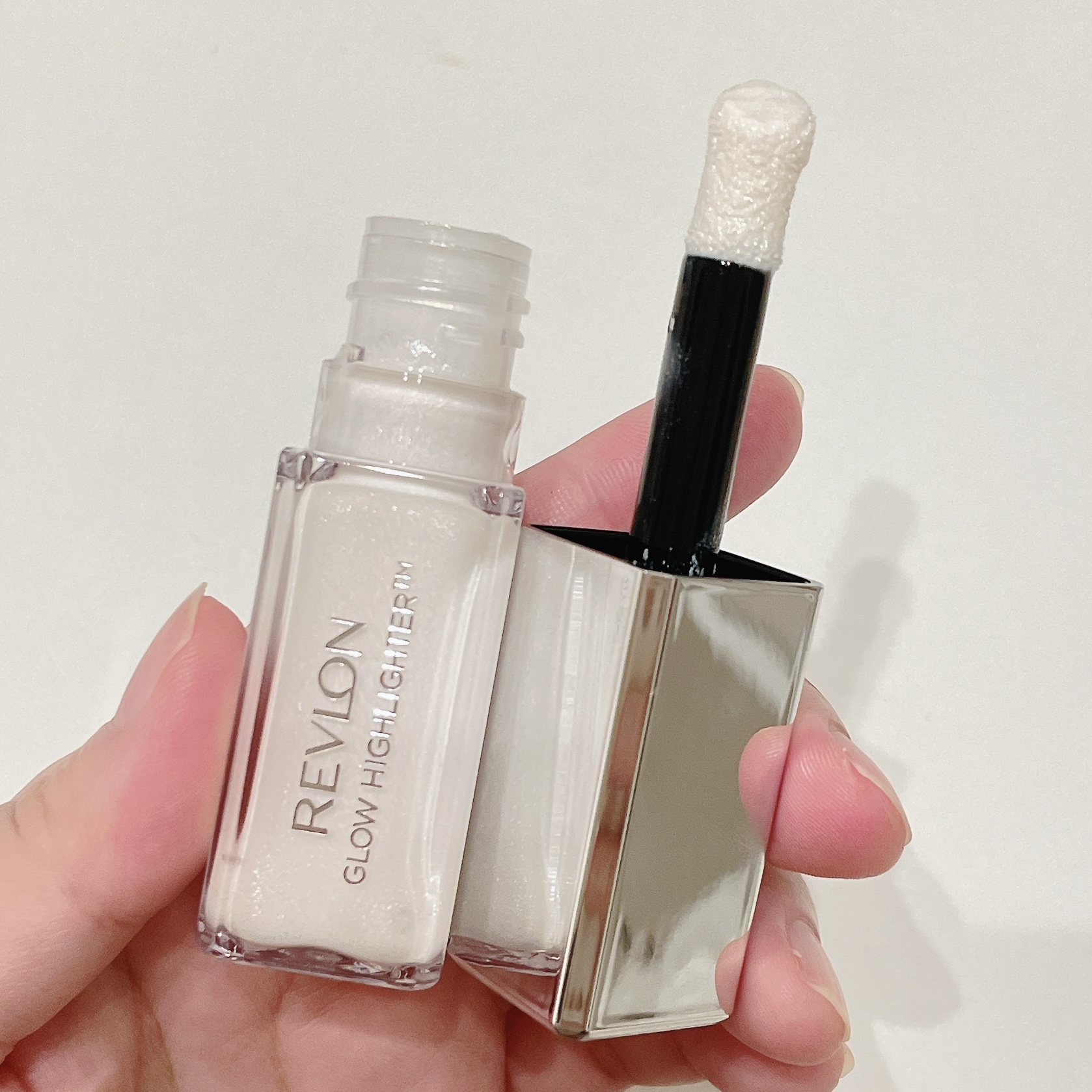 レブロン グロウ ハイライター 003 ダイヤモンド ホワイト/REVLON/リキッドハイライトを使ったクチコミ（2枚目）