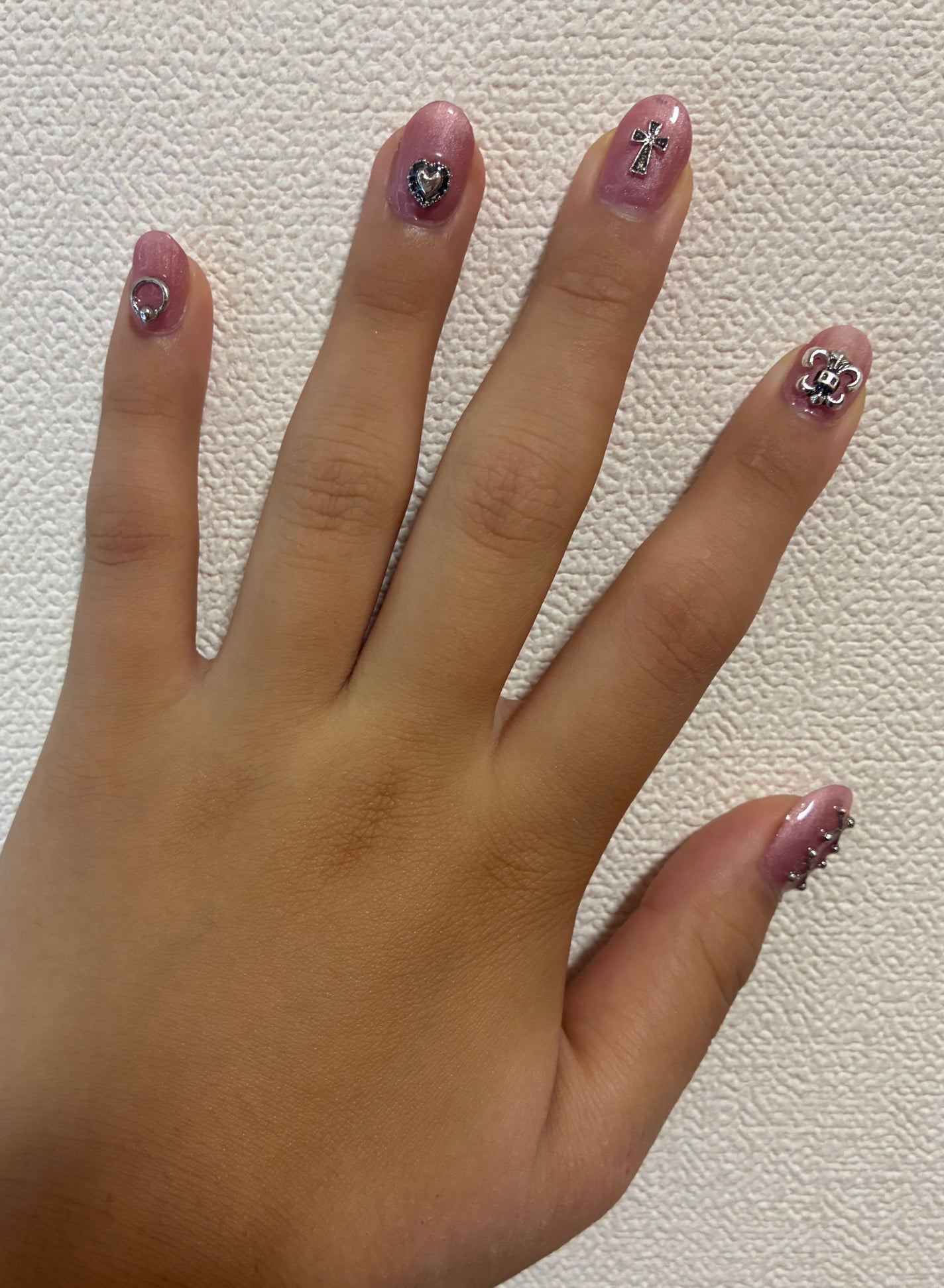 みたらし on LIPS 「ネイルした私気づいちゃったんだけどハウスダストちゃんのゴツかわ..」(1枚目)