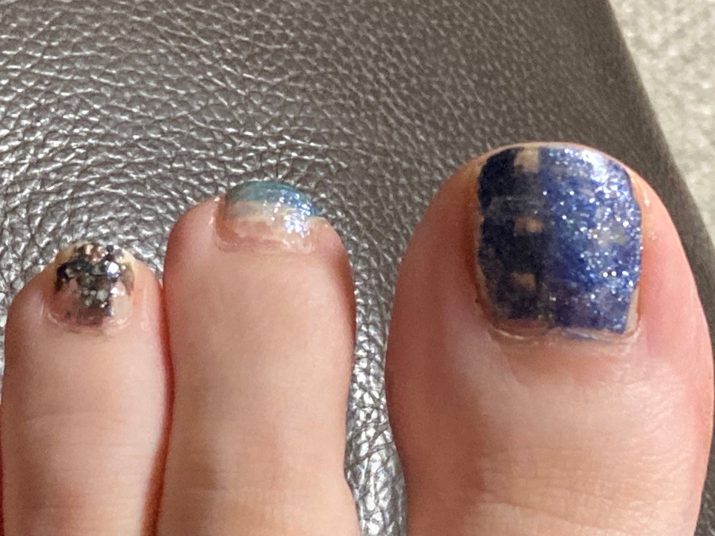 ノンノン on LIPS 「10月14日 今日の投稿になります✨フットネイルしました😉ブル..」(5枚目)