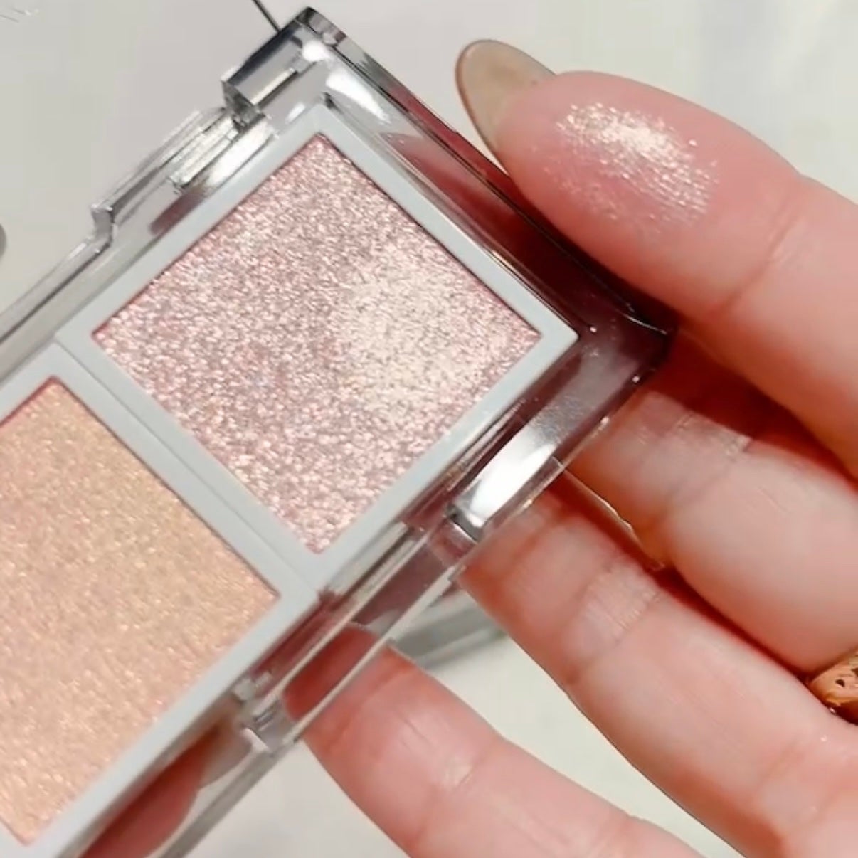 アディクション ザ シングル アイシャドウ マット/ADDICTION/単色アイシャドウを使ったクチコミ(3枚目)