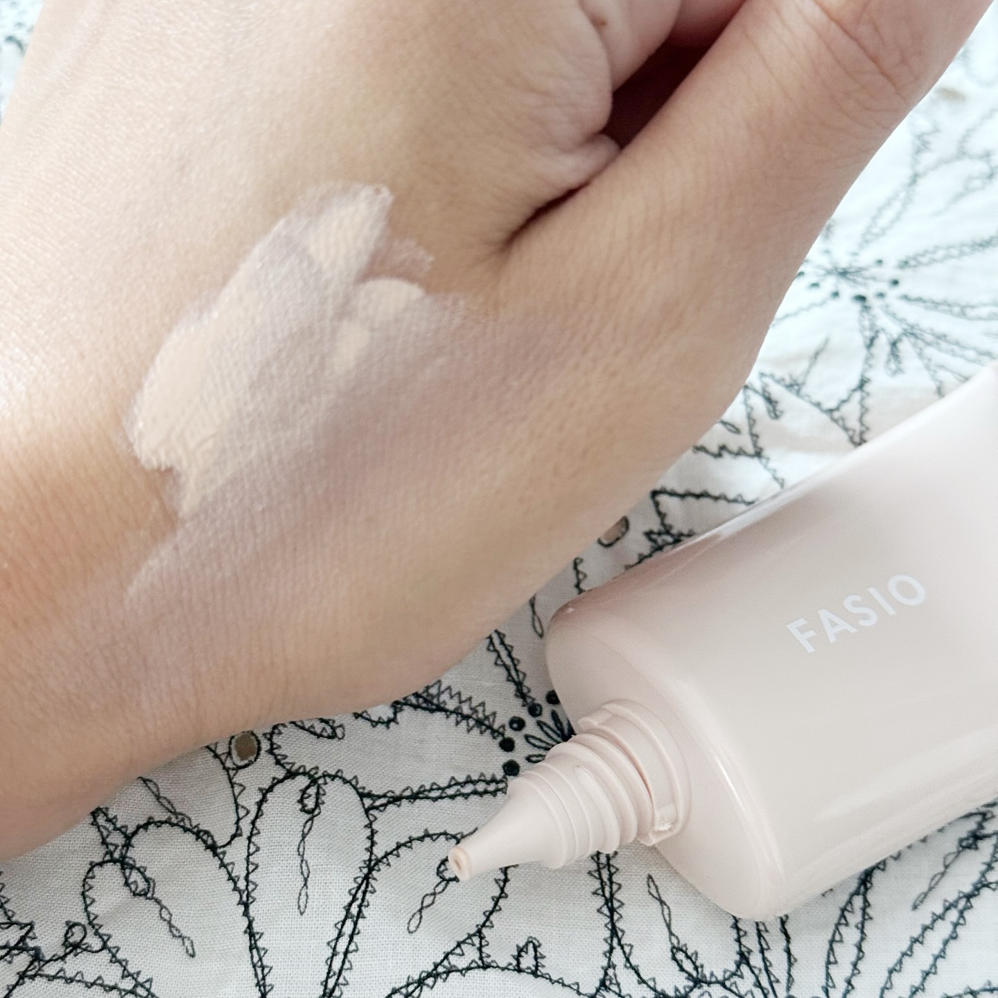 エアリーステイ BB ティント UV/FASIO/BBクリームを使ったクチコミ（2枚目）