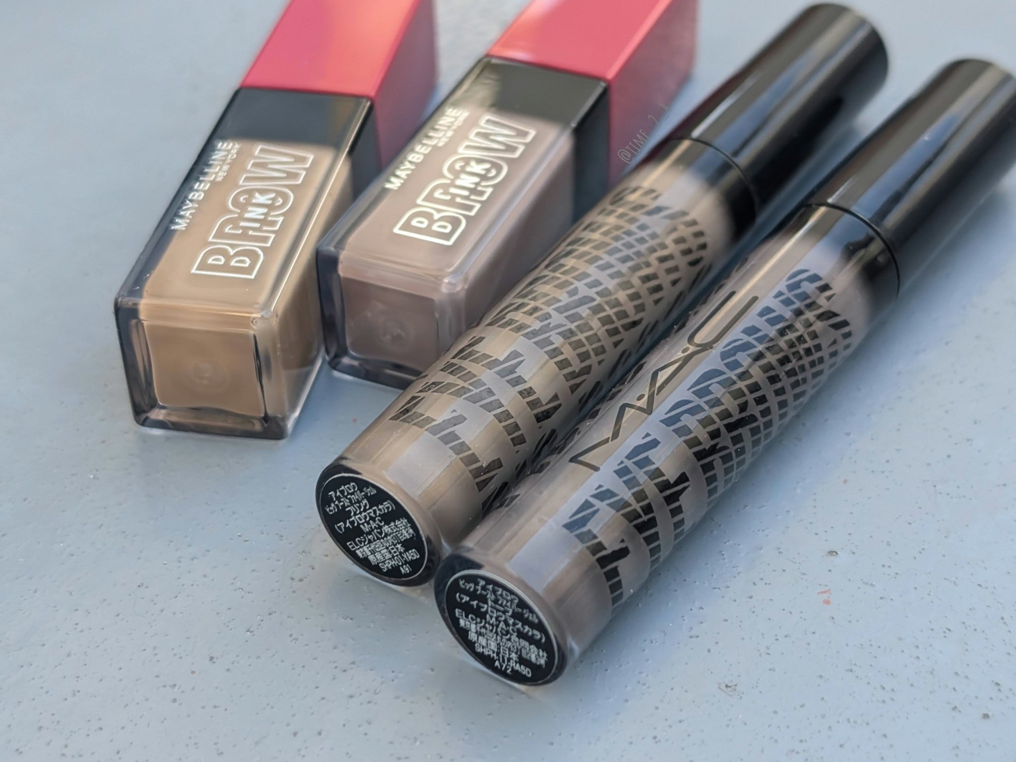 アイブロウ ビッグ ブースト ファイバー ジェル/M・A・C/眉マスカラを使ったクチコミ（2枚目）