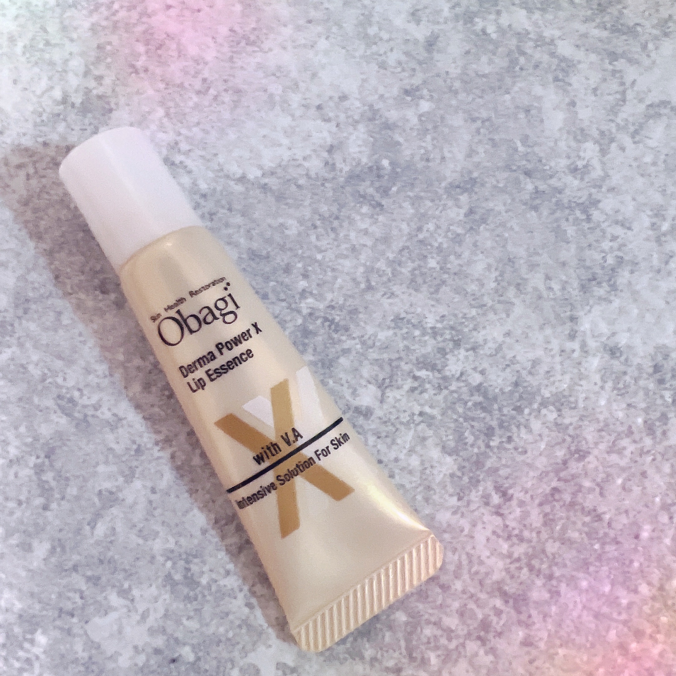 ♡愛用品♡

お家にいる日の日中に愛用しているのが
Obagi ダーマパワーX リップエッセンス💛

伸びが良く、ベタつかず、刺激もなく
快適な使い心地でお気に入り🥰

私は唇の乾燥が気になりやすいタイプで
普通のリップクリームだと
物