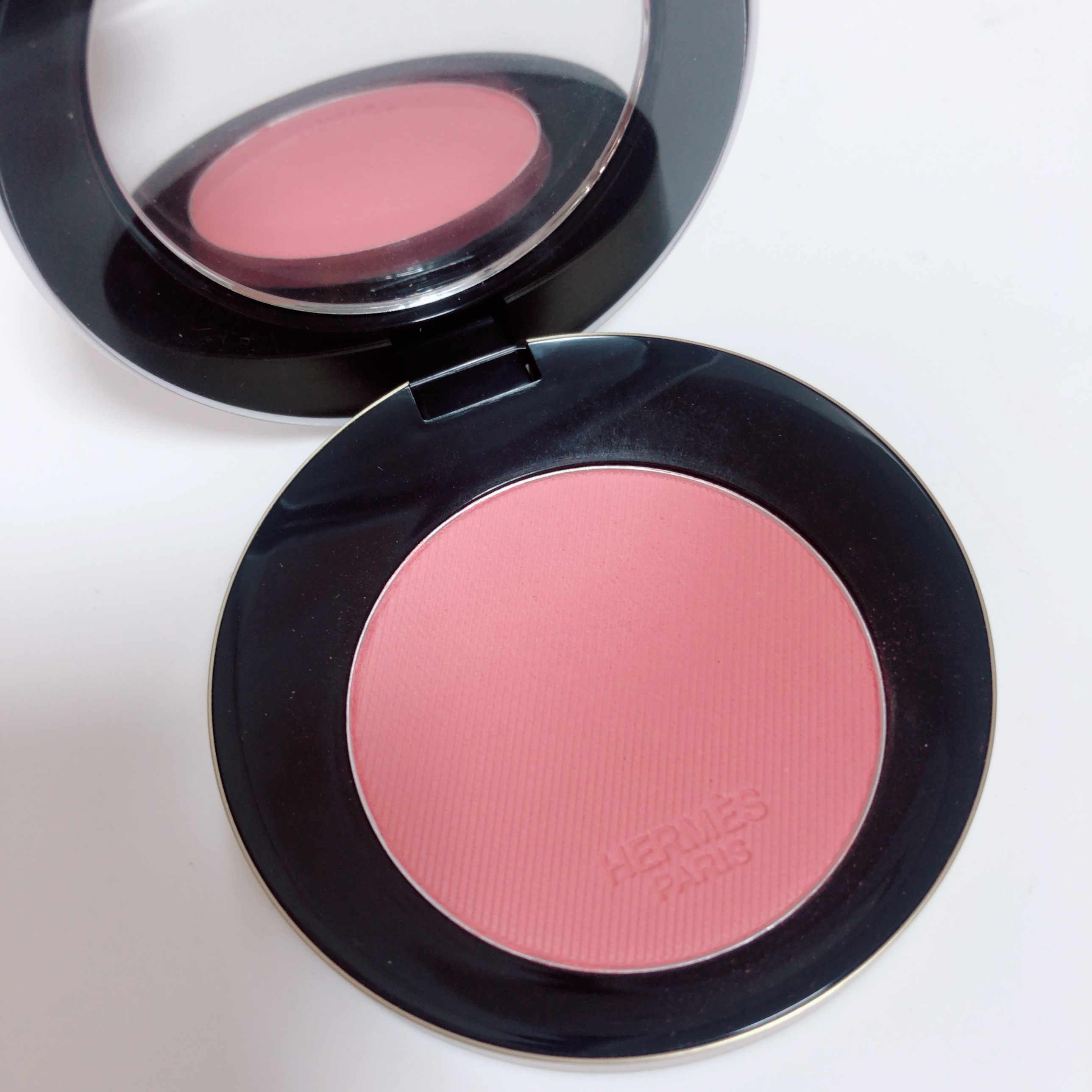 ローズ・エルメス ファー ア ジュ プードル ソワユーズ/エルメス/パウダーチークを使ったクチコミ（1枚目）