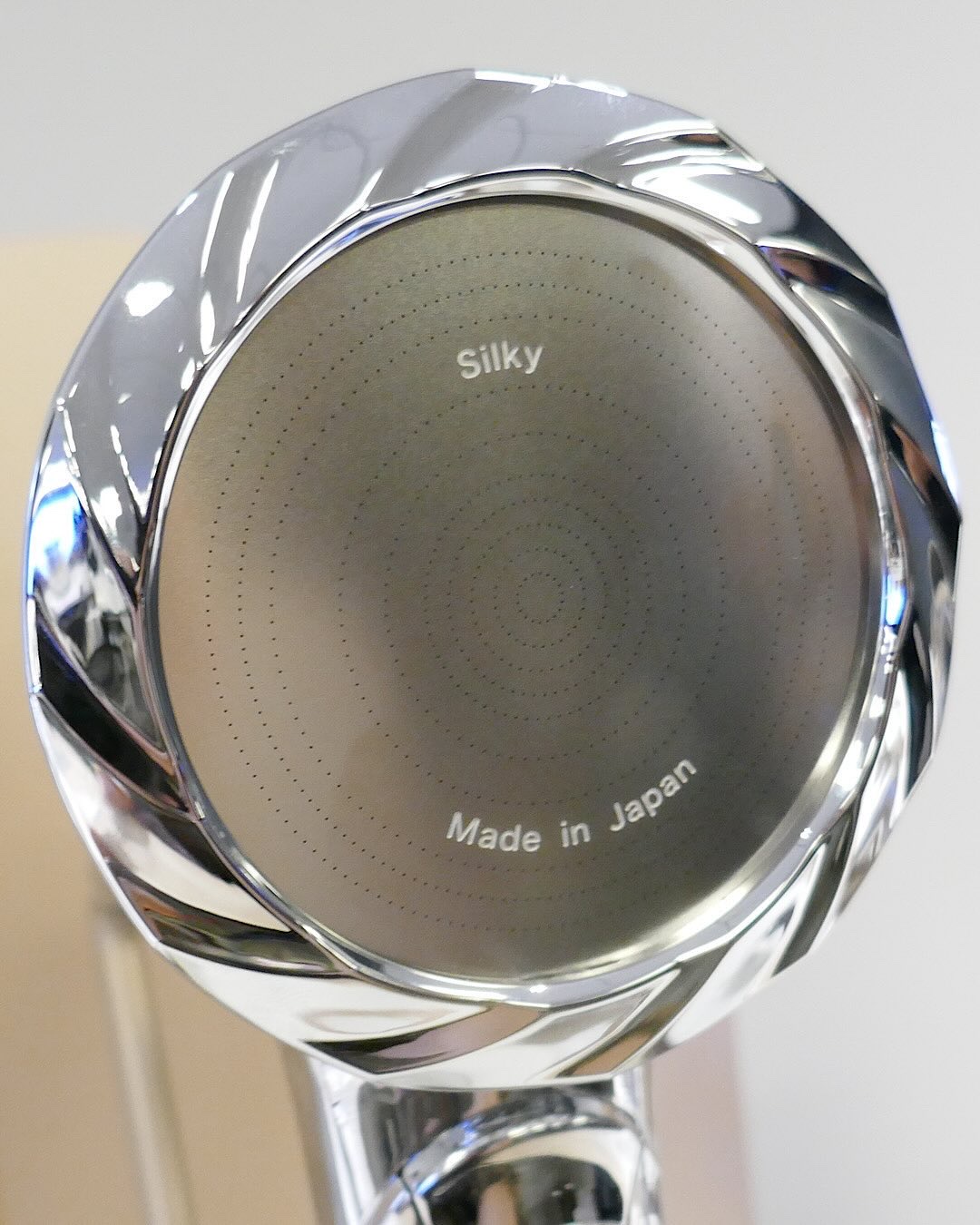 キヌージョ シルクリッチシャワー/KINUJO/シャワーヘッドを使ったクチコミ（3枚目）