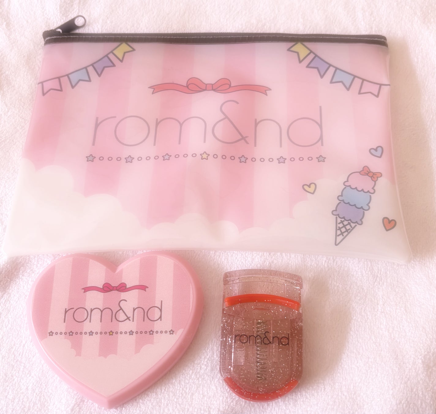 激安コスメハンター💜 on LIPS 「今回は、ニコ⭐︎プチ2025年8月号の付録、ロムアンドのポーチ..」(1枚目)