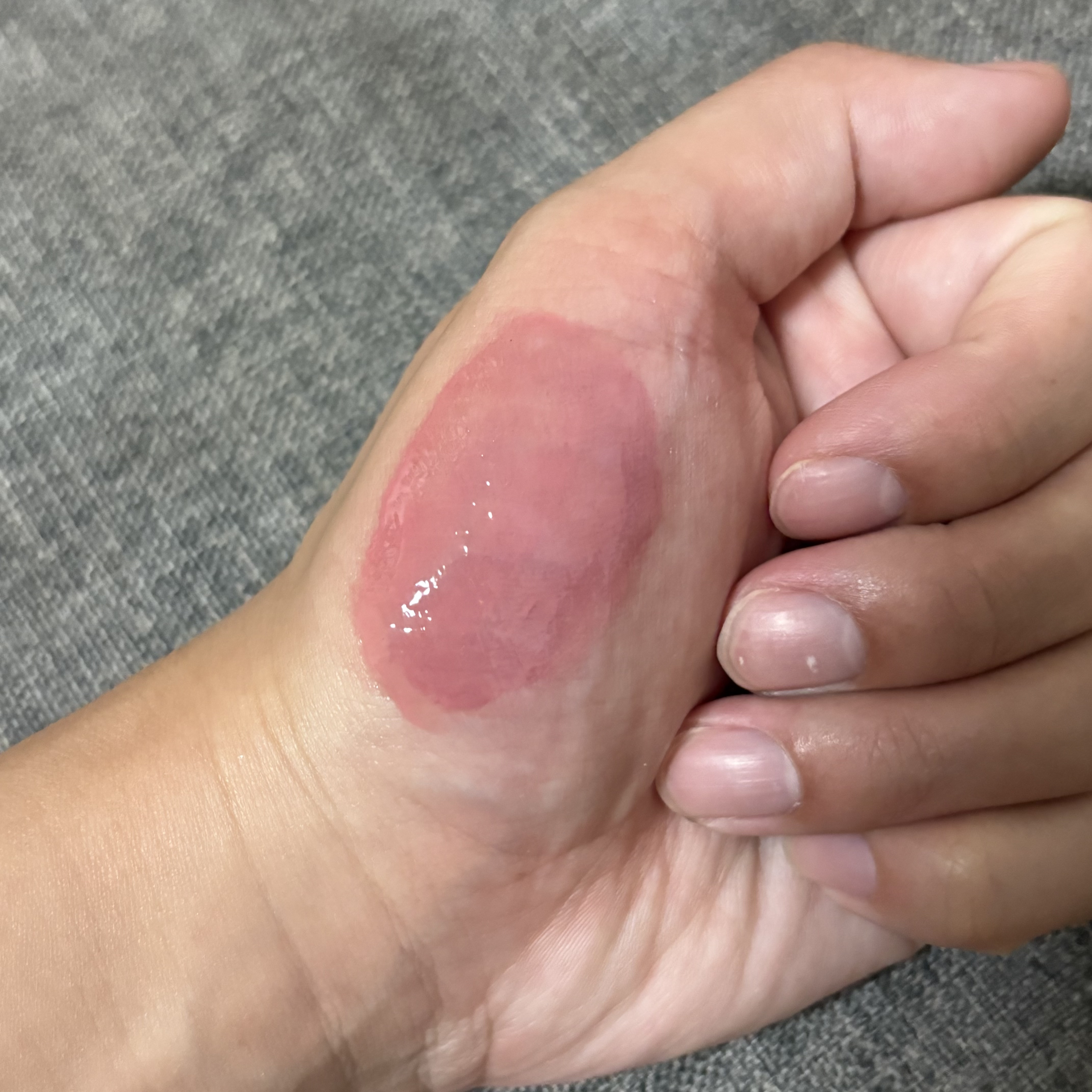 フィー 3Dボリューミンググロス/fwee/リップグロスを使ったクチコミ（3枚目）