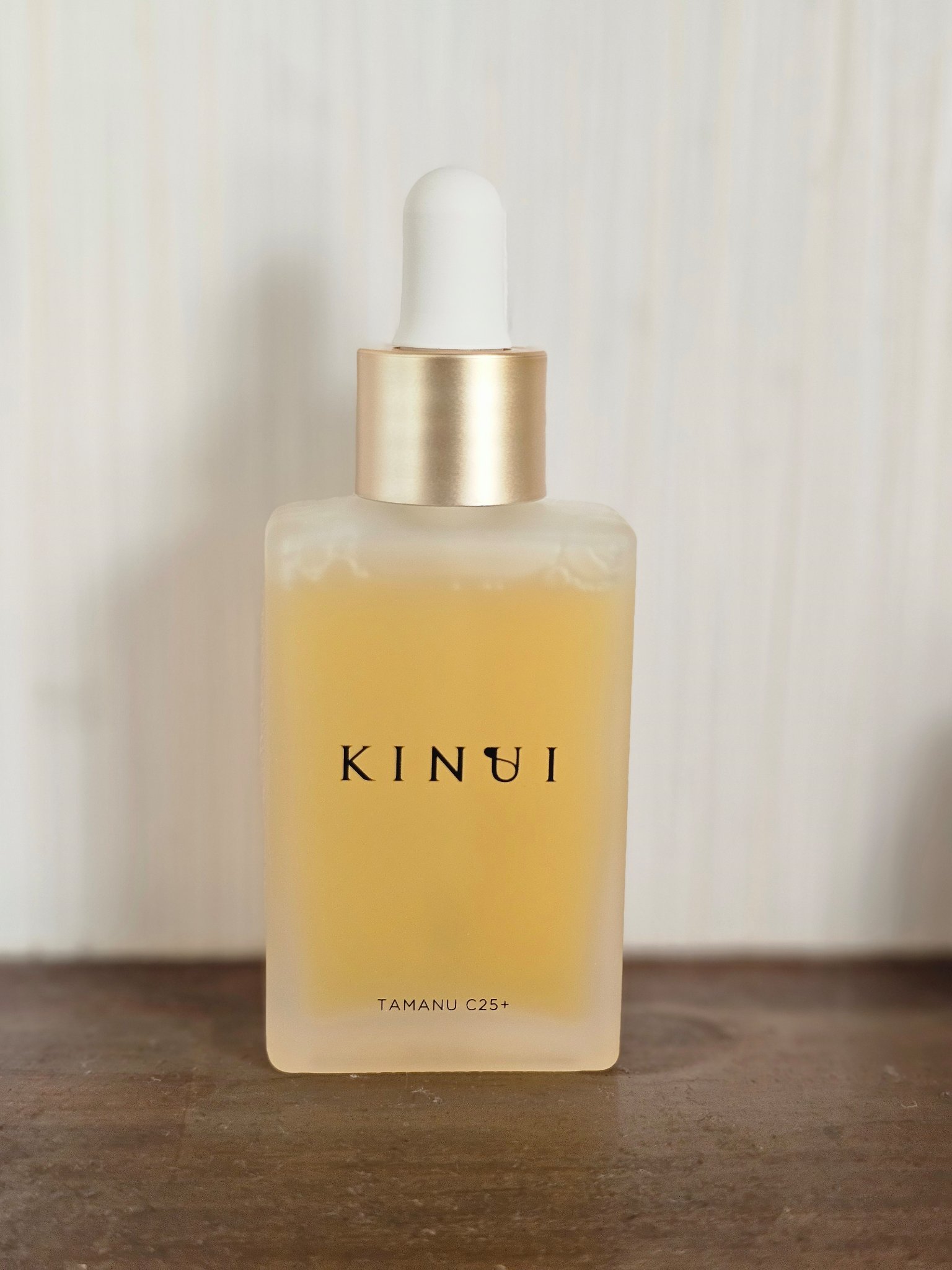 KINUIの美容液 KINUI タマヌピュアオイルセラム＆C25リッチセラムを