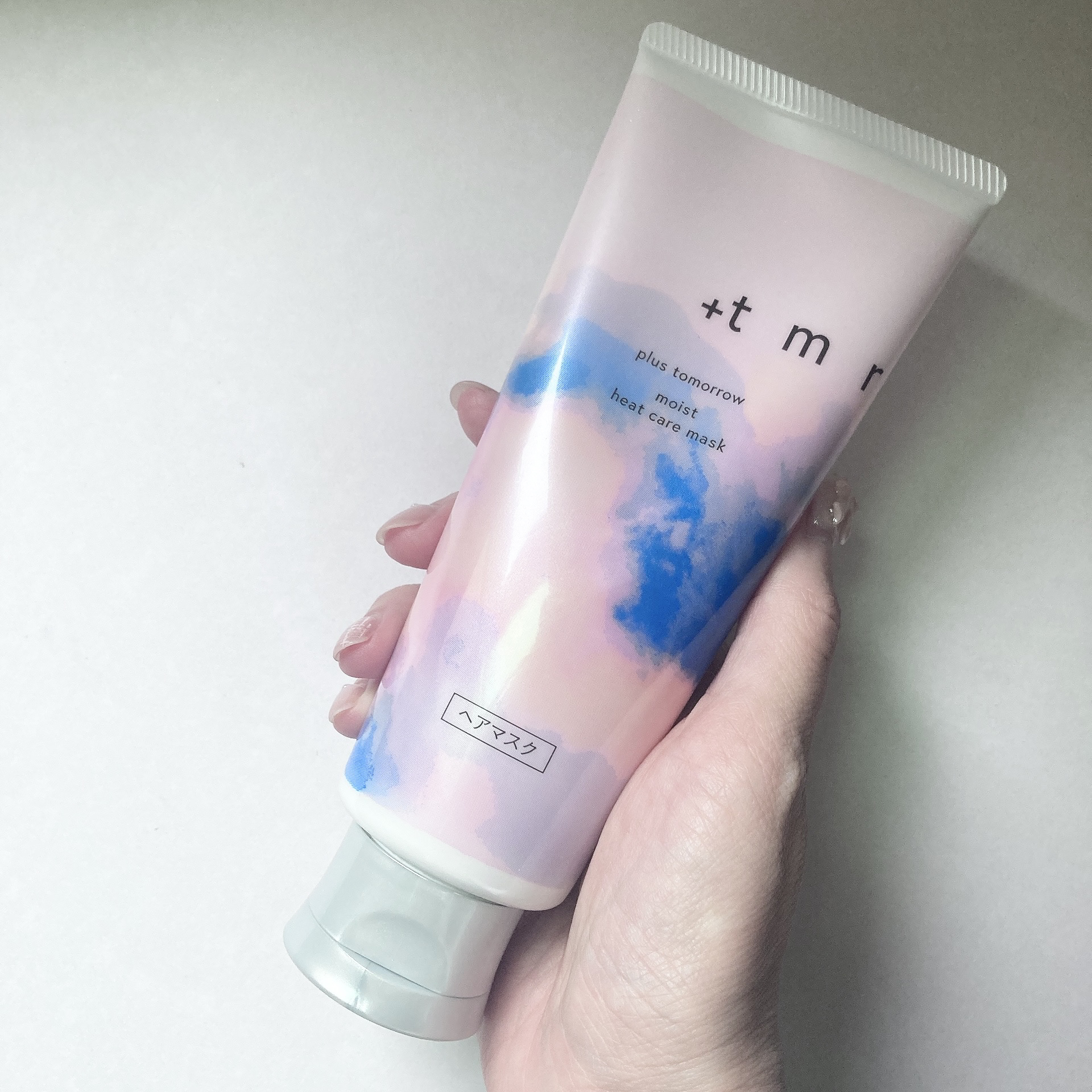 ※提供品のレビューになります。

プラストゥモローさまからいただきました。

＋ｔｍｒ
プラストゥモロー スムースヒートケアマスク

ドライヤーの熱に反応して髪に保護膜を形成してくれるヘアマスク。

髪になじませてすぐに流してもOK、高いト