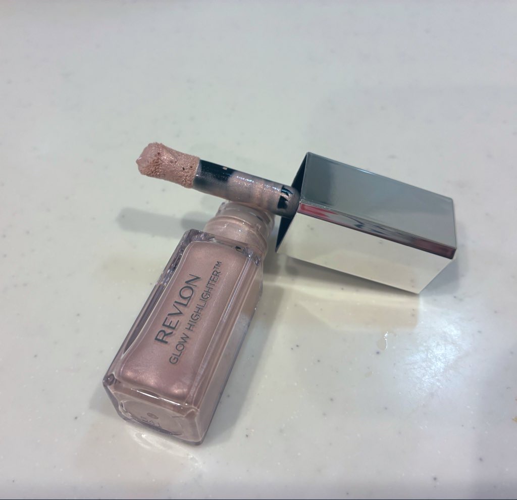 レブロン グロウ ハイライター/REVLON/リキッドハイライトを使ったクチコミ（2枚目）