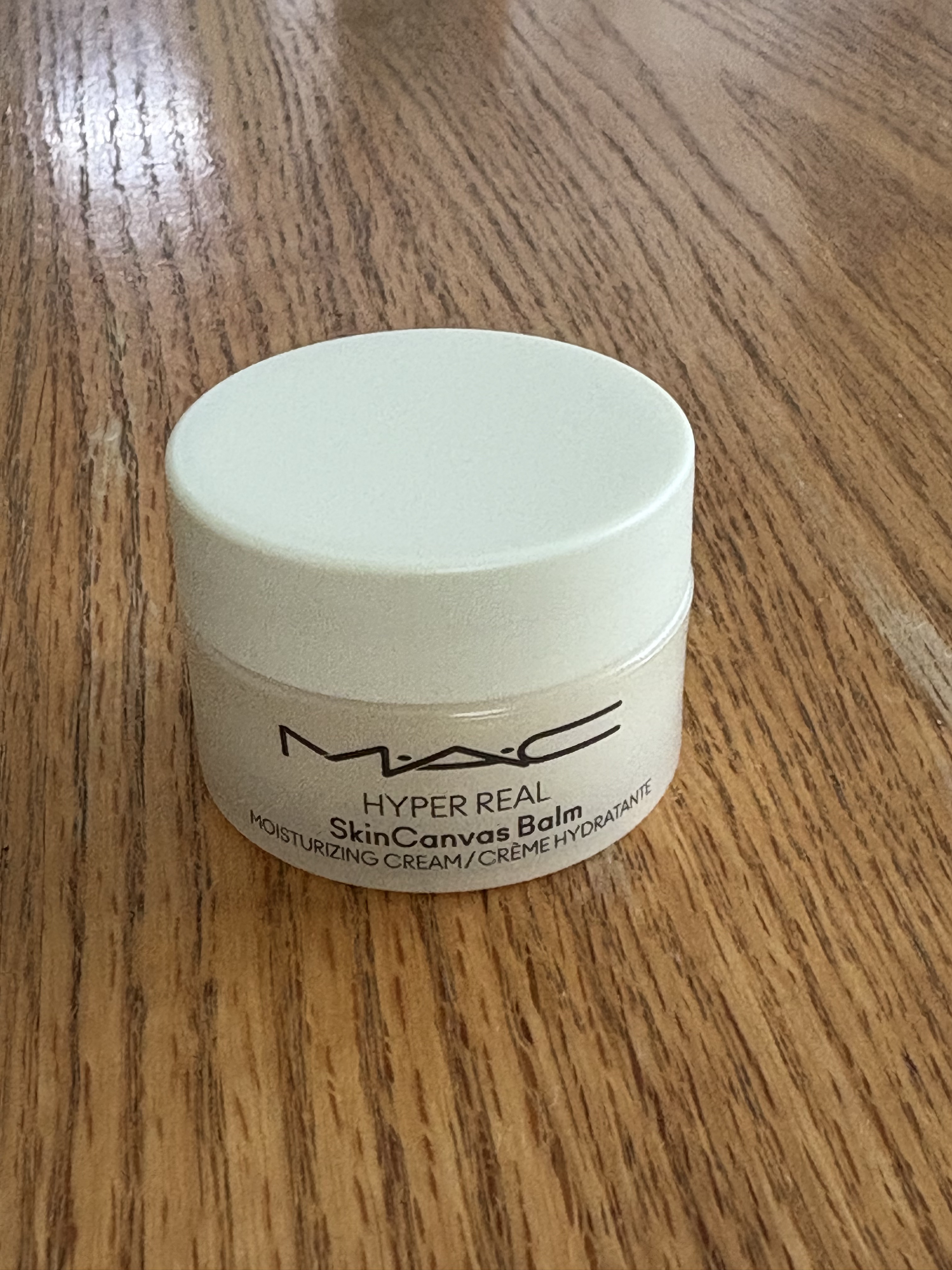 ハイパーリアルスキンキャンバスバーム　50ml 試してみたM・A・C ハイパー リアル スキン キャンバス バームの効果