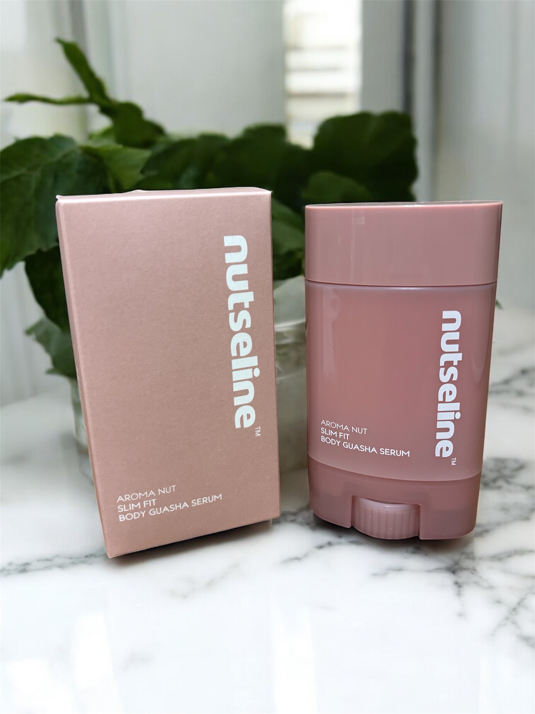 nutseline様から頂きました🌸PR

かっさ型のボディセラム！！
首から肩にかけて、マッサージしながら塗ったり
足のむくみをとるようにしたから上に動かしながら
ぬれるのがとってもいい🤍

テクスチャーは軽くてべたべたしないし
香り