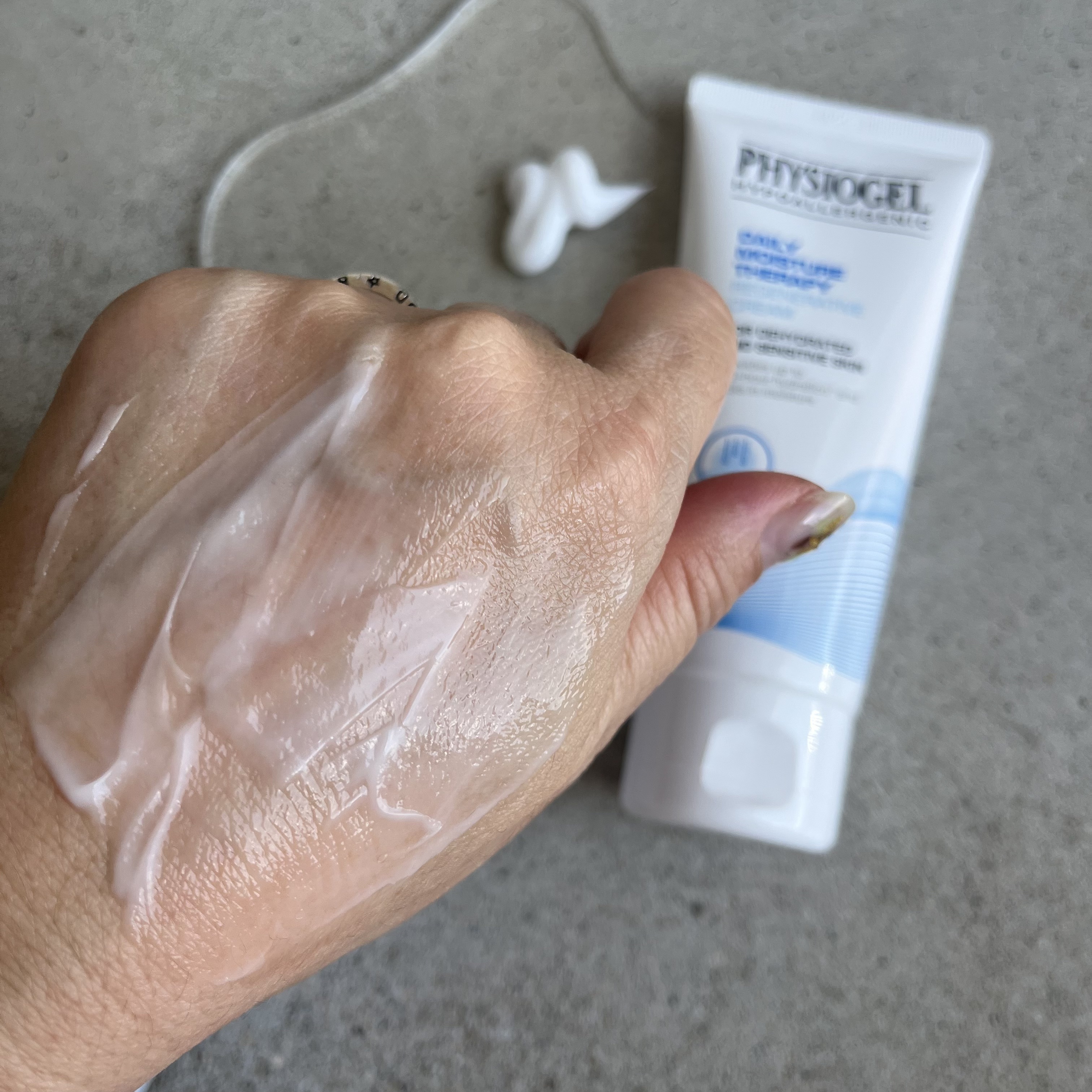 DMT リゼン クリーム/PHYSIOGEL/フェイスクリームを使ったクチコミ（3枚目）