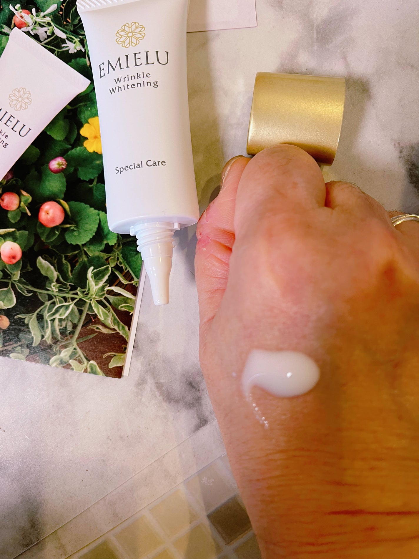 オタネ on LIPS 「根本から#エイジンケアをしませんか?#エミエル20ml使ってみ..」(3枚目)