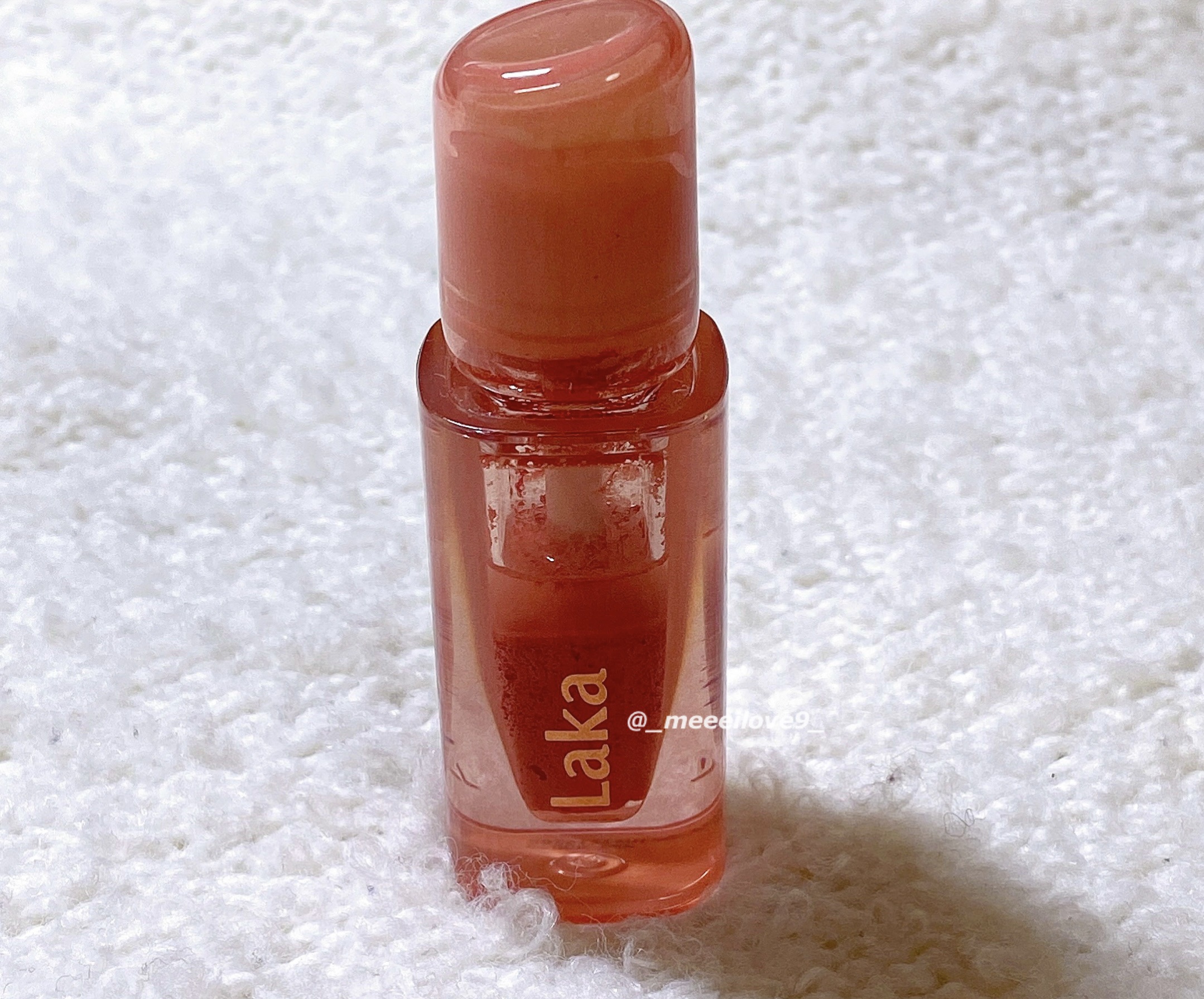 LAKA ジェリーイングヌードグロス
♡ 303 ももリング

残念なことに、、
いつのまにか分離していました🌀T_T

混ぜて使えるかなと思ったけど
油分が浮き出てきてムラになってしまう
色も変わってて茶色になりました

今年の夏，暑す