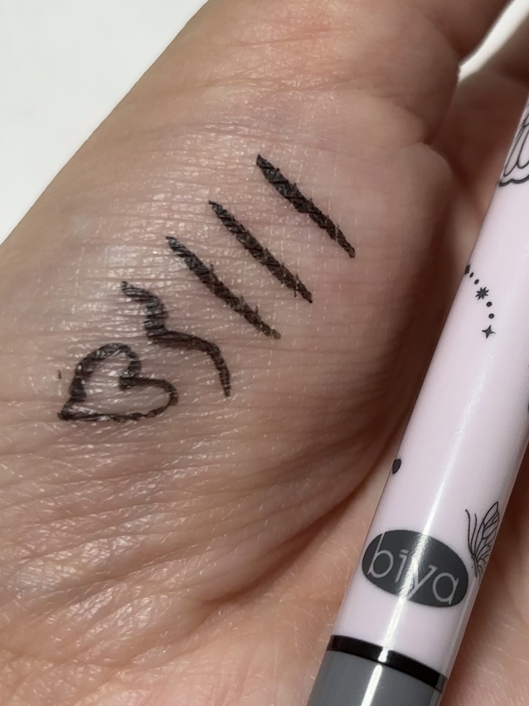 アイライナー/BIYA/リキッドアイライナーを使ったクチコミ（3枚目）