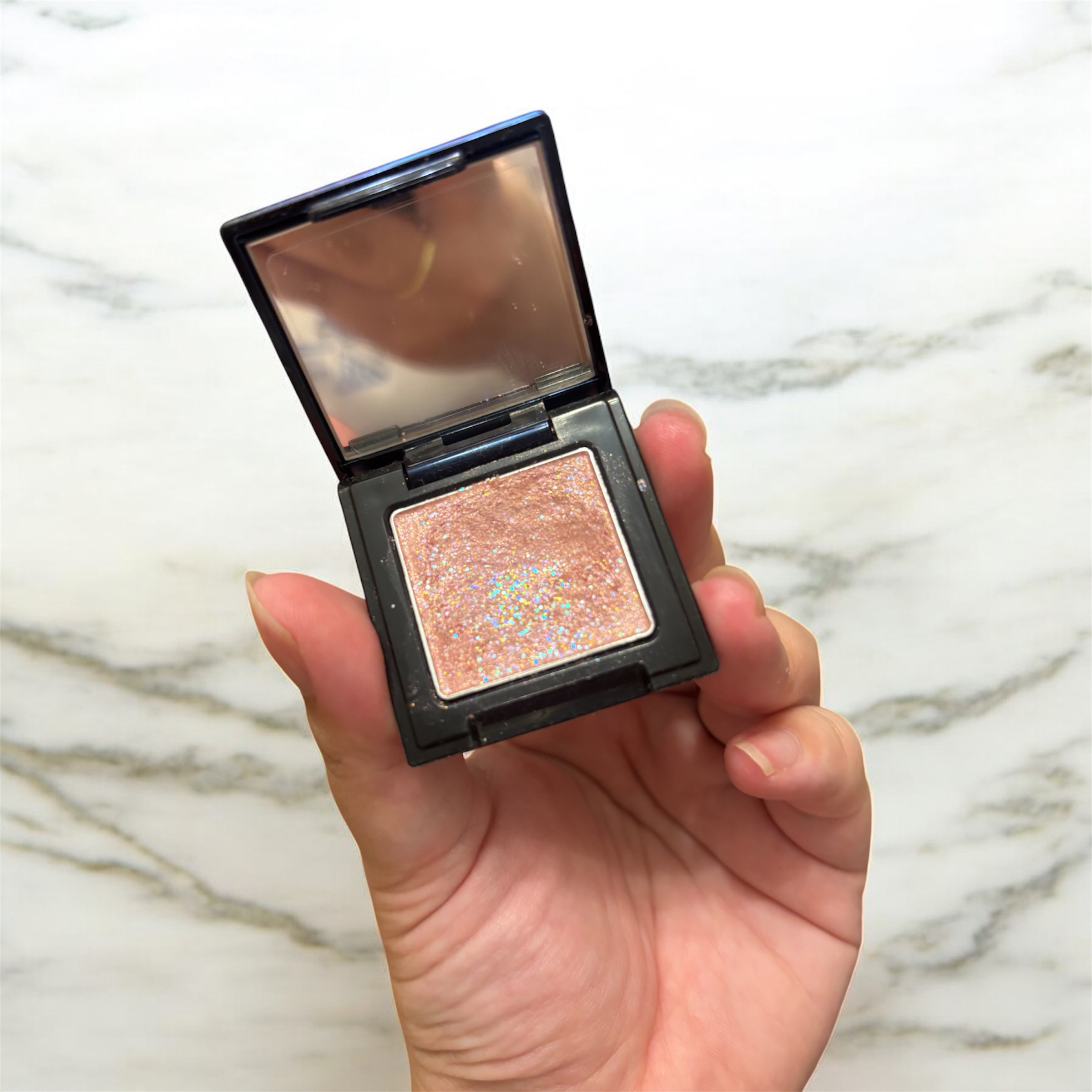 ラズル アイカラー 37 Sequin dress/エレガンス ラズル /単色アイシャドウを使ったクチコミ（1枚目）