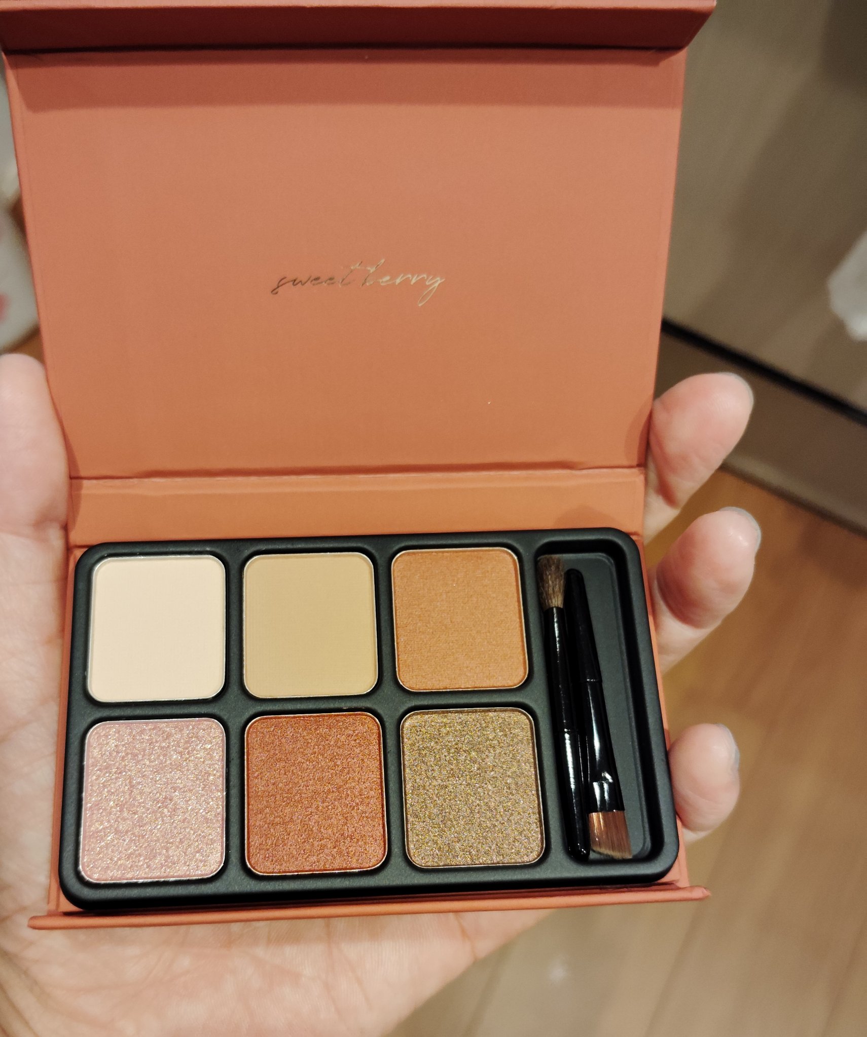 アイカラーパレット/heme/アイシャドウパレットを使ったクチコミ（2枚目）