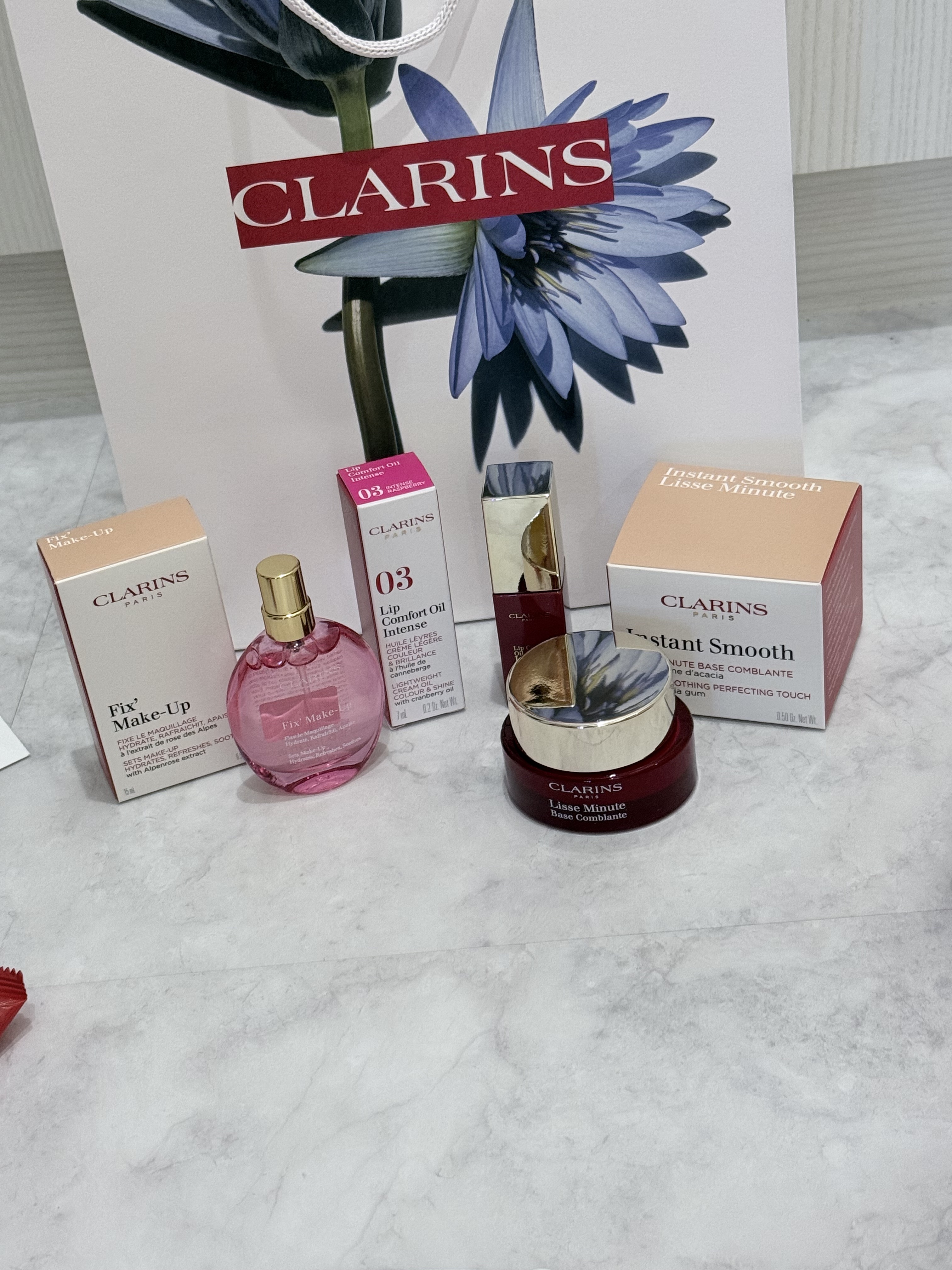 リップコンフォートオイル/CLARINS/リップグロスを使ったクチコミ（2枚目）