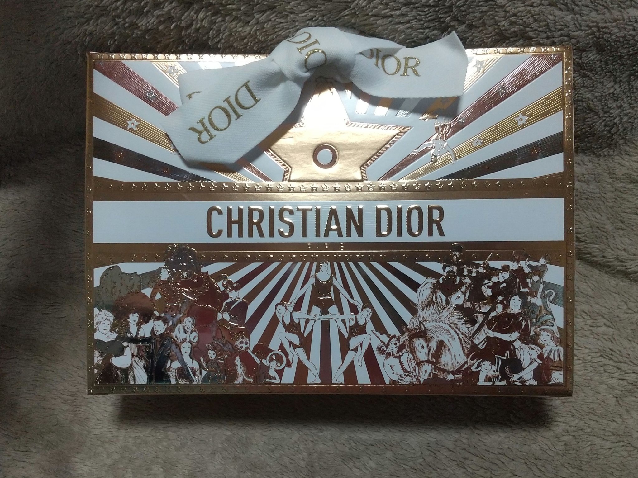 ルージュ ディオール シークイン リキッド デュオ（ホリデーコレクション 2025 限定品） 100 スペクタキュラー ヌード/Dior/口紅・グロス・リップライナー・リップケアを使ったクチコミ（1枚目）