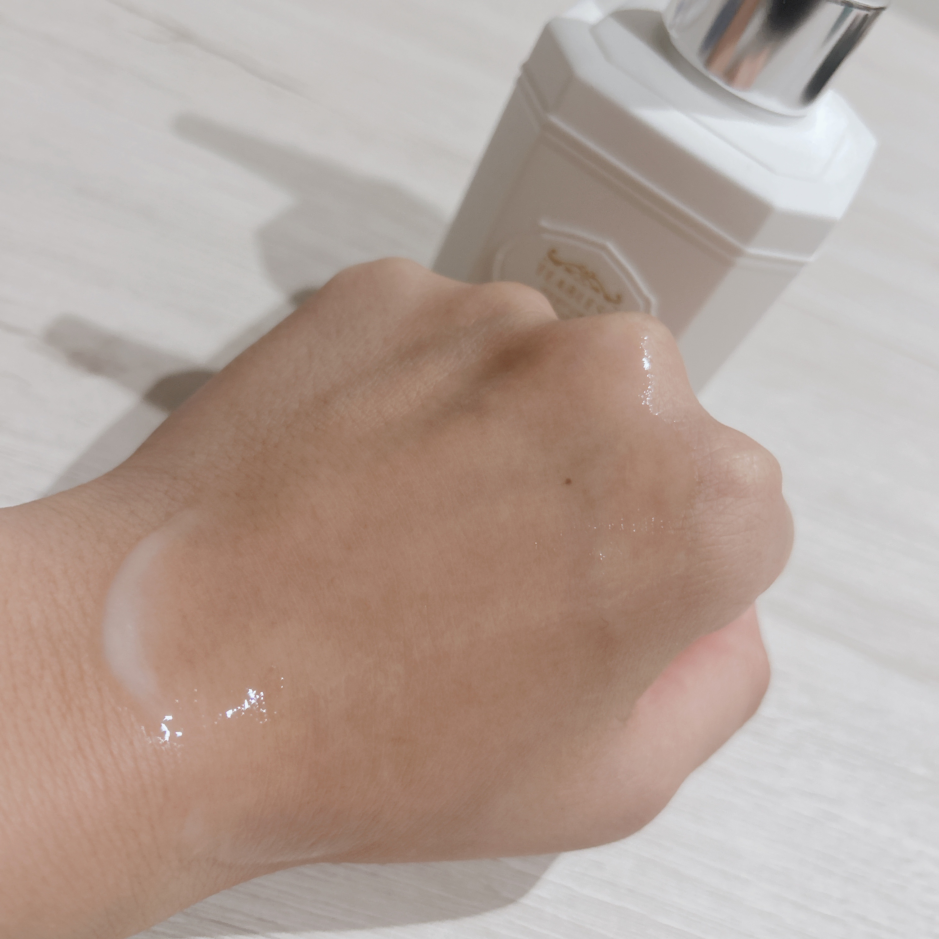 パフュームボディローション リリィムスクホワイトティー/TEABLESS/ボディローションを使ったクチコミ（3枚目）