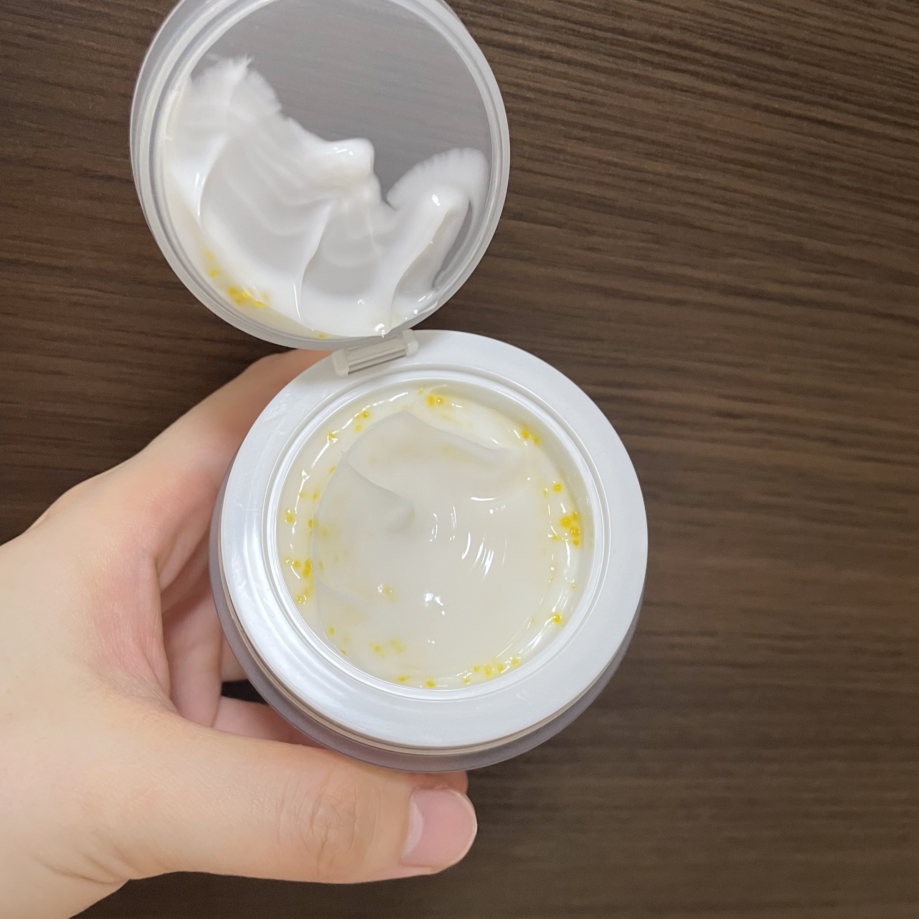 ビタトーニングカプセルクリーム/ダルバ/フェイスクリームを使ったクチコミ（2枚目）