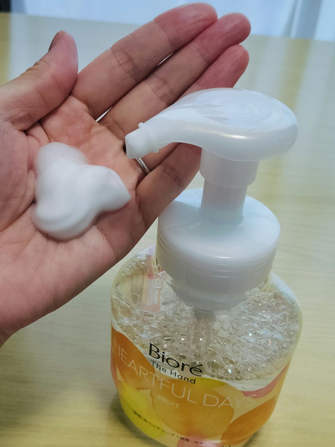 ビオレ ザ ハンド 泡ハンドソープ ふっとほどける陽だまりの果実の香り/ビオレ/ハンドソープを使ったクチコミ(3枚目)