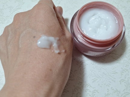 みきみきちゃま on LIPS 「#PR#パーフェクトワン#薬用スーパーモイスチャージェル#ゆら..」(4枚目)