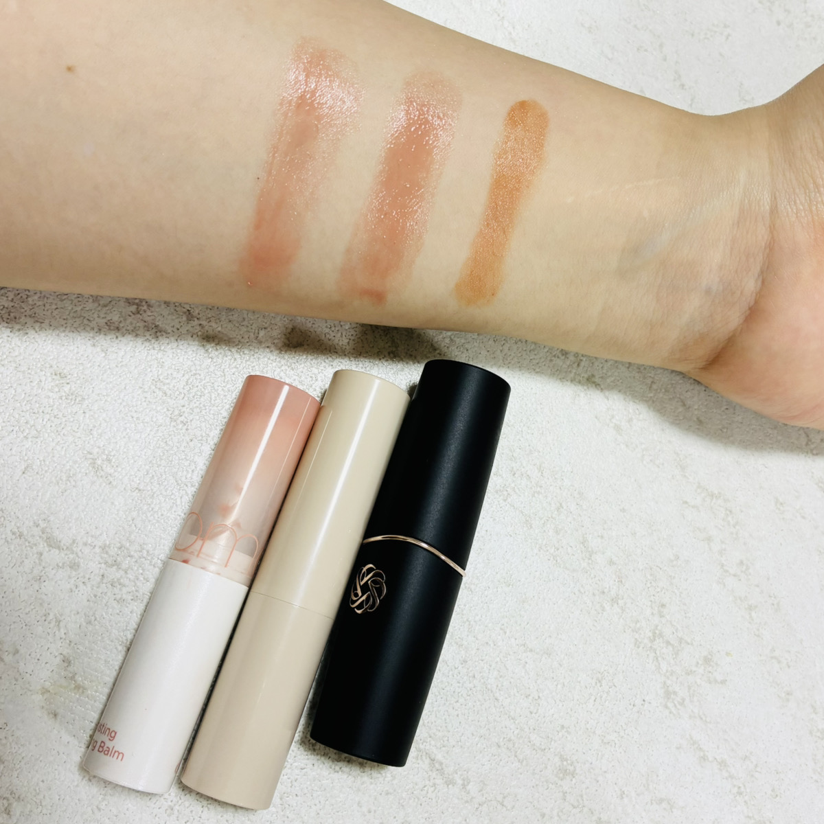 ルージュデコルテ　クリームグロウ 06G honey beige/DECORTÉ/口紅を使ったクチコミ（2枚目）