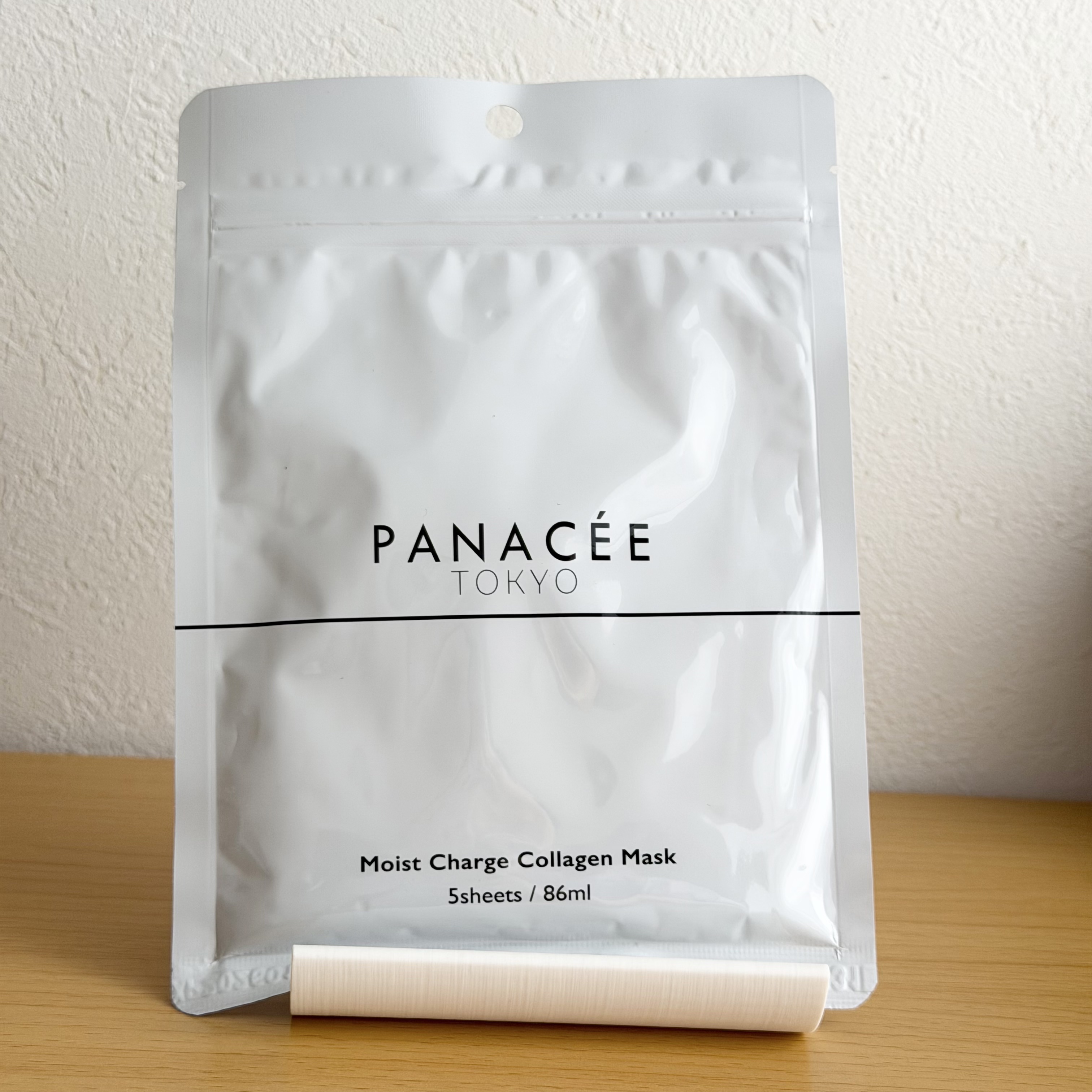 ┈┈┈┈┈┈┈┈┈┈

PANACEE TOKYO

MOIST CHARGE C MASK 

┈┈┈┈┈┈┈┈┈┈

優しい肌触りのシートで美容液ひたひたなのに液だれがなく優しい使い心地！

シートをはがした後の肌はベタつき感のない
し