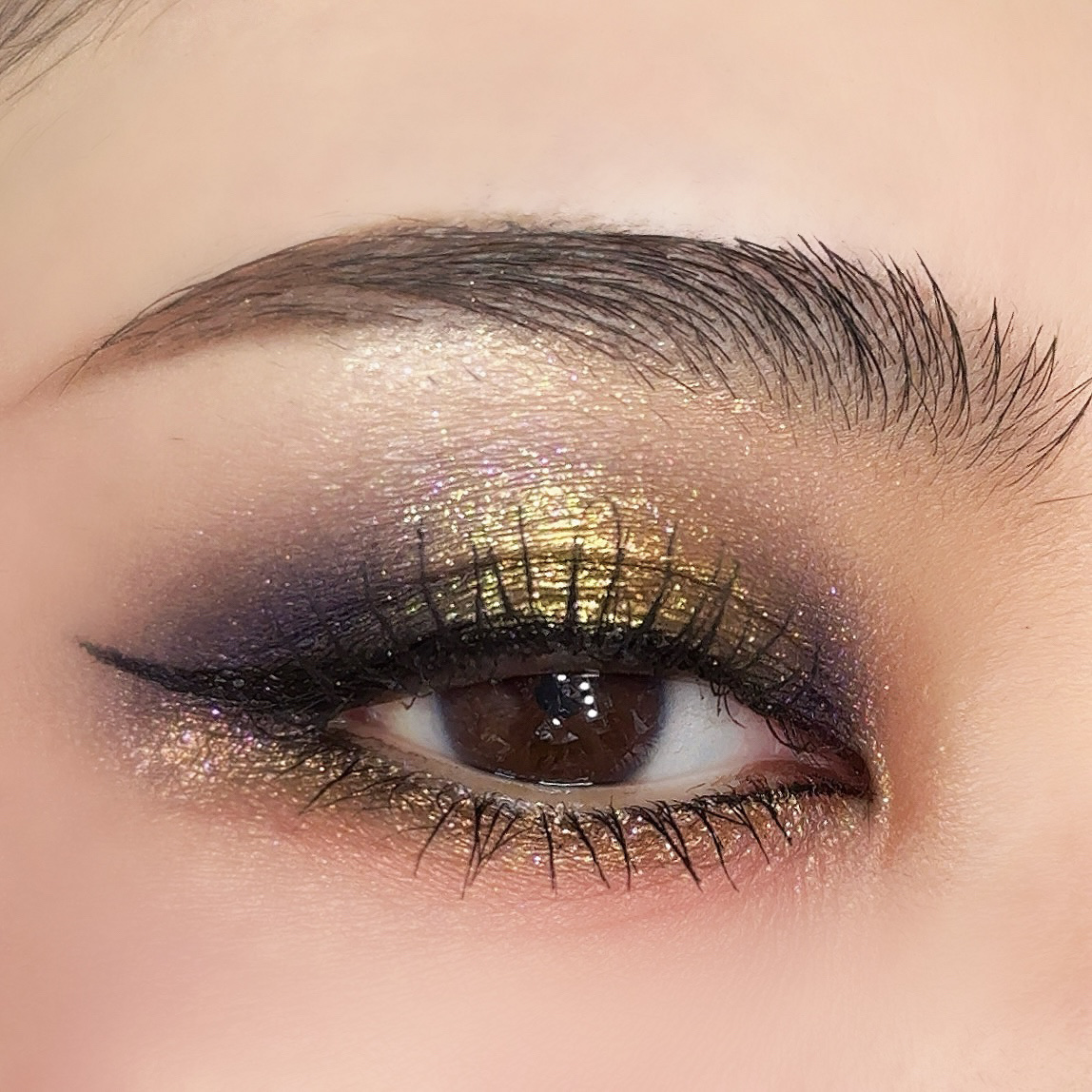 Gilded Nirvana: Mega Eye Shadow Palette/PAT McGRATH LABS/アイシャドウパレットを使ったクチコミ（3枚目）