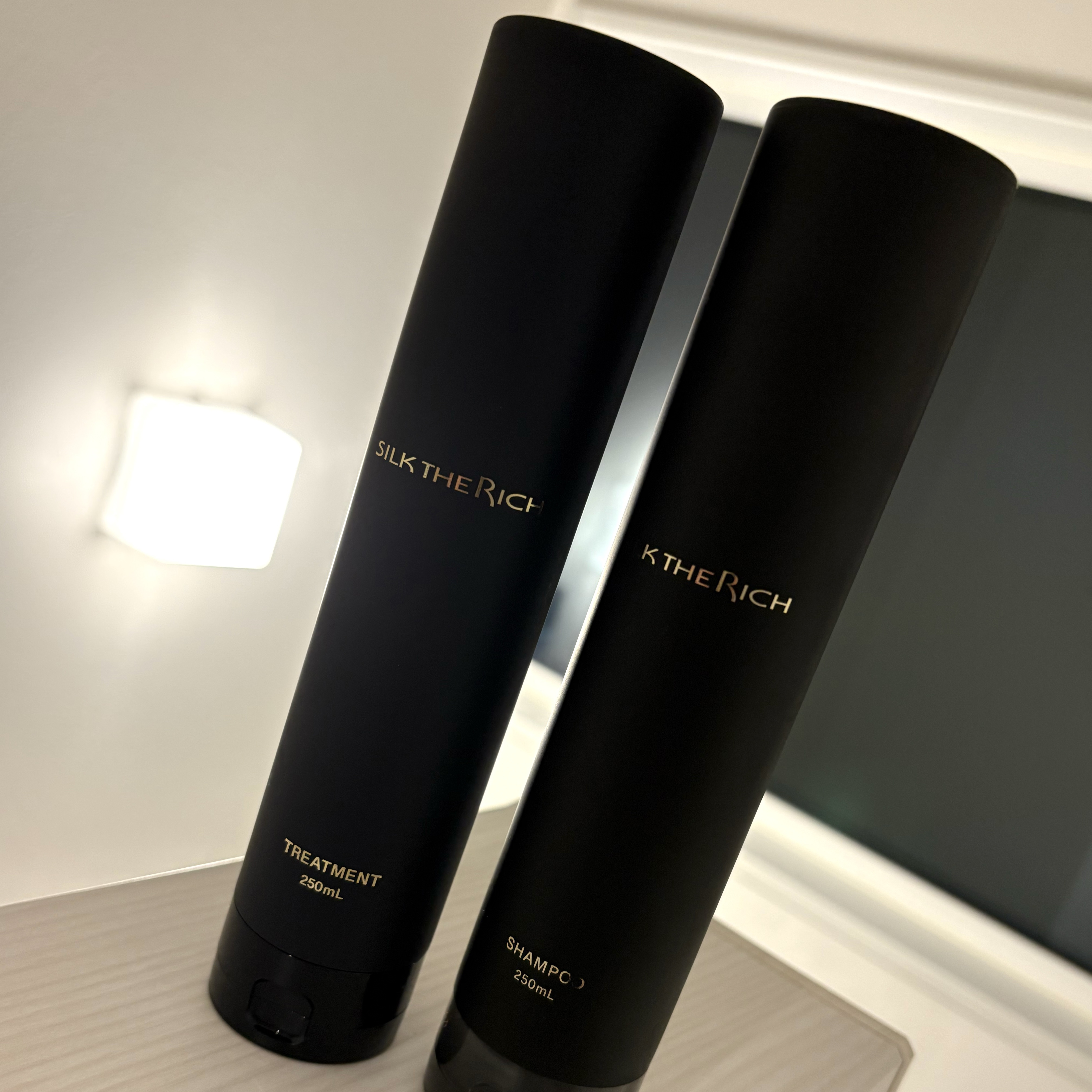 【SILK THE RICH スカルプ&リペア】
\絹さら髪へ👦🏻👧🏻‎/

✔︎︎︎︎3種のシルク成分と美容成分と7種のスカルプ成分を配合🎵
✔︎︎︎︎頭皮環境を整えて不快臭のケア
✔︎︎︎︎うるおいと栄養を逃さない髪に★

�