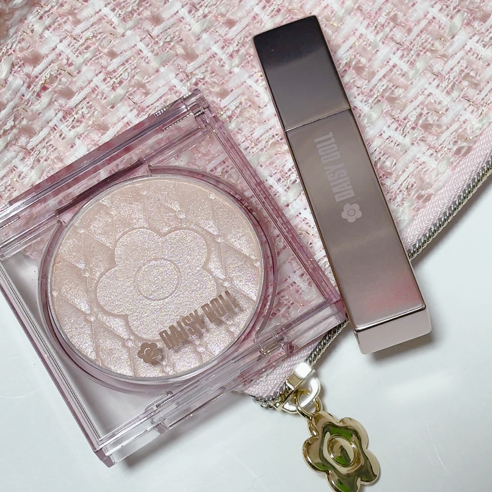 デイジードール パウダー ブラッシュ ブルーム/DAISY DOLL by MARY QUANT/パウダーチークを使ったクチコミ（2枚目）