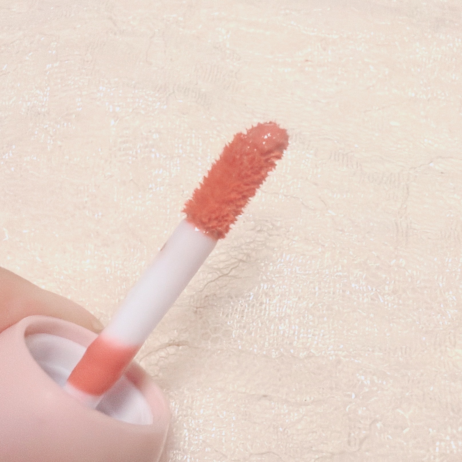 KM チェーン付きグラスティントリップグロス/Kyumme/リップグロスを使ったクチコミ（2枚目）