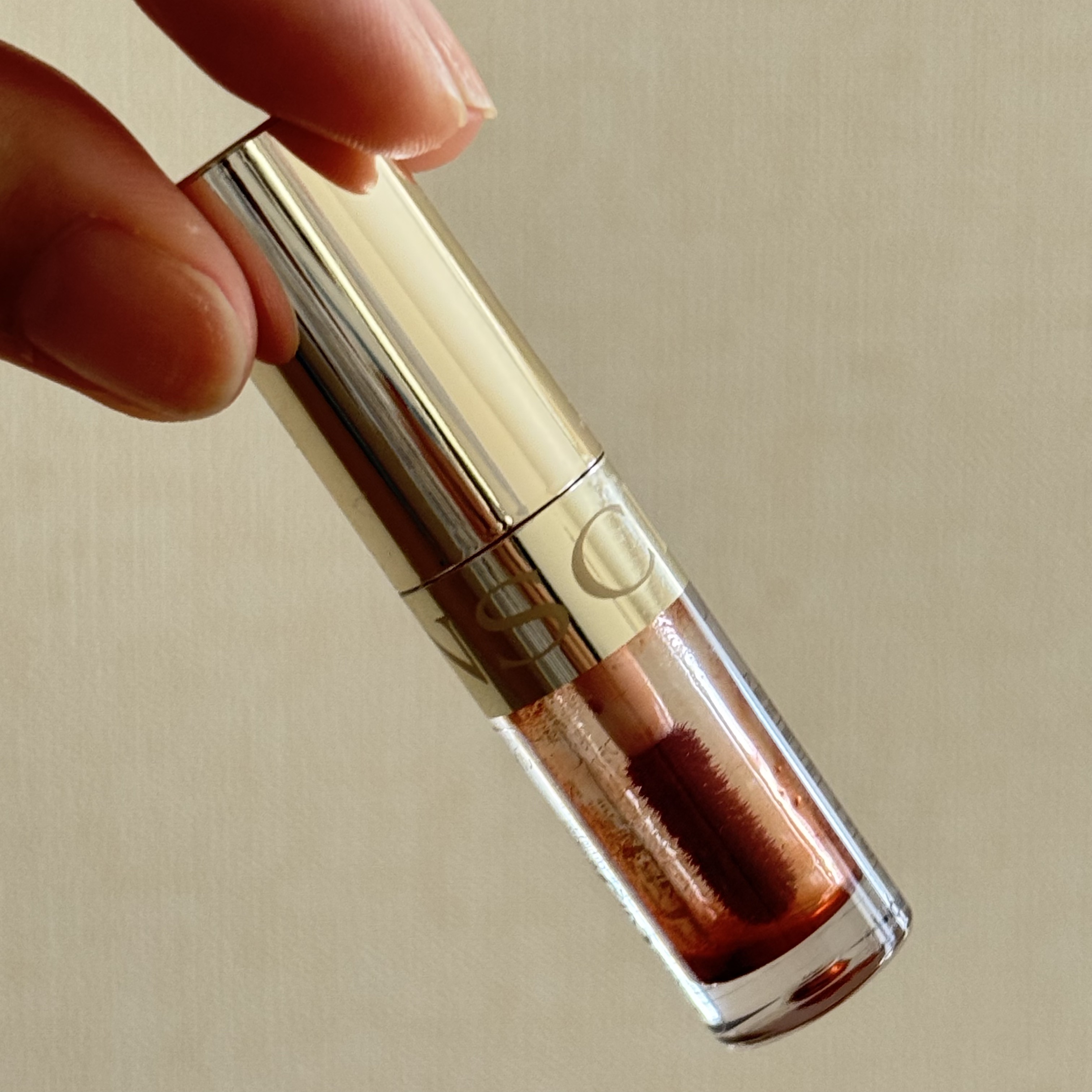 リップコンフォートオイル 09 チョコレート/CLARINS/リップグロスを使ったクチコミ（1枚目）