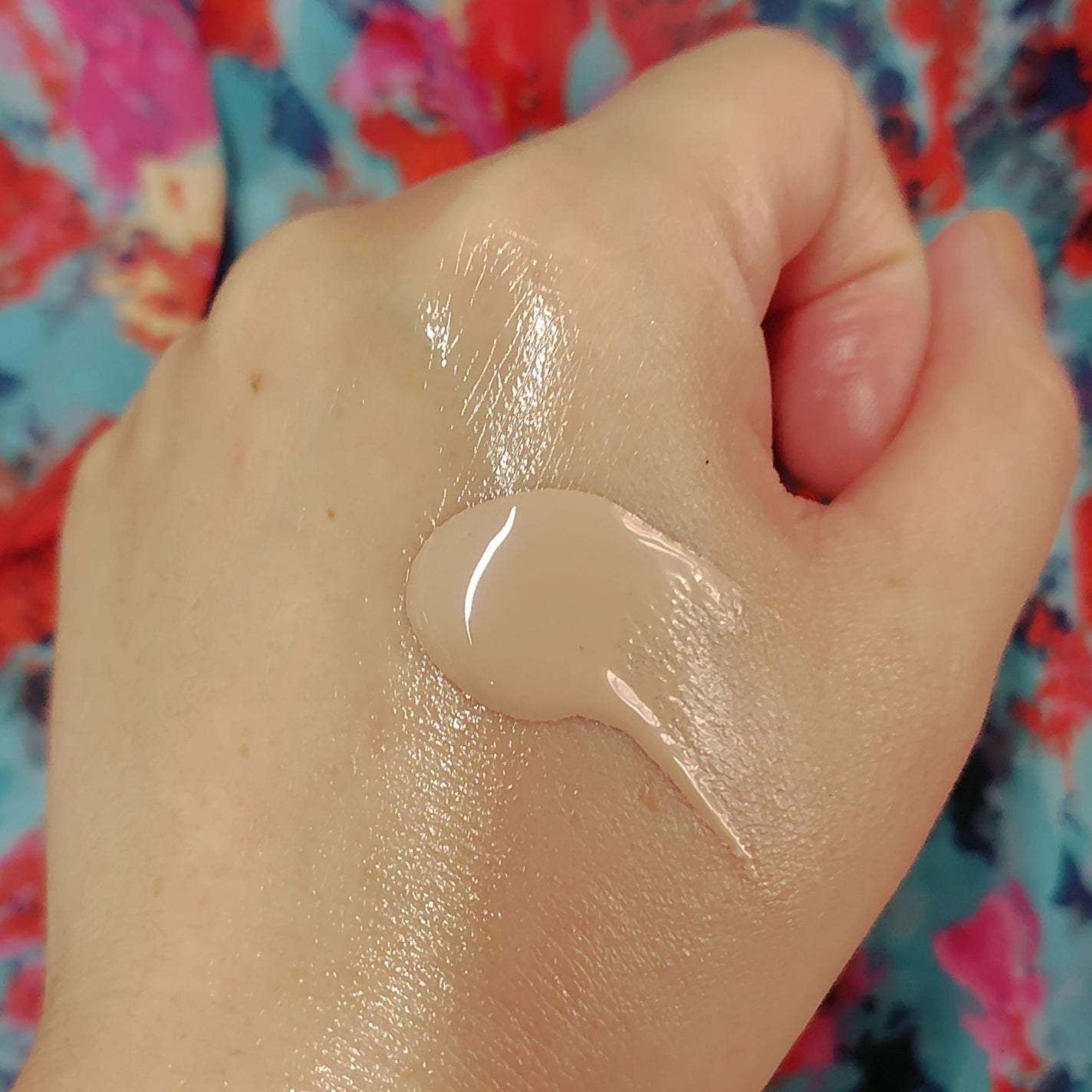 エッセンス スキングロウ ファンデーション/SHISEIDO/リキッドファンデーションを使ったクチコミ(3枚目)