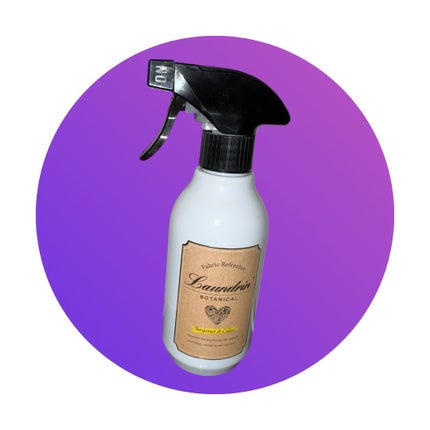 ランドリンボタニカル ボタニカル ファブリックミストのクチコミ「
通常タイプのファブリックミストを使用して香りが良くて
ベルガモット&シダーの香りも購入してみ.....」(1枚目)