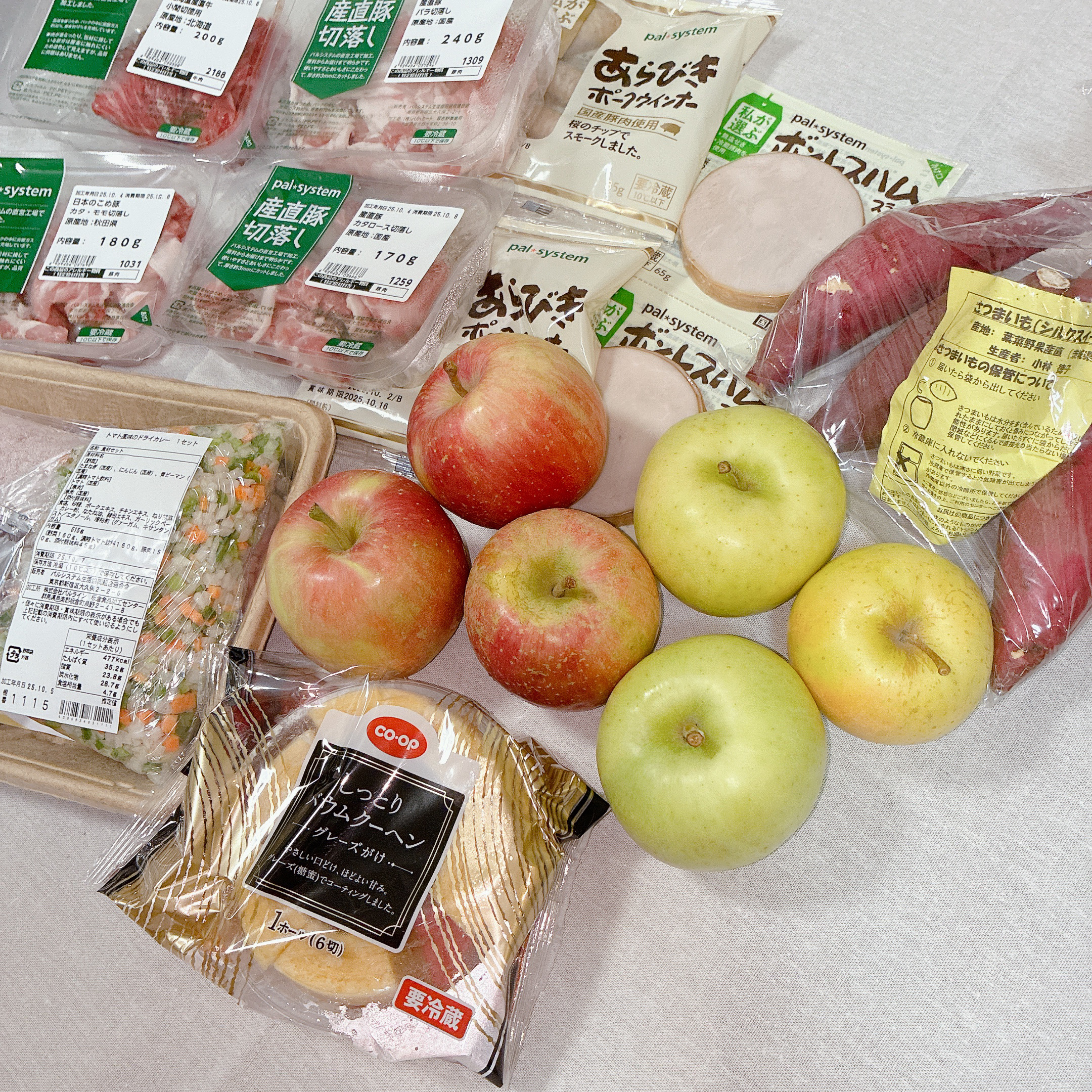 🐮初めてパルシステムを使ってみました🐮


自炊が多いけれど買い物に行くのが面倒だったり、目当ての食材が売っていないことも多く、、
以前から気になっていた宅配サービス📦📦📦

今回は今が旬の林檎やさつまいも、大好きなバームクーヘン