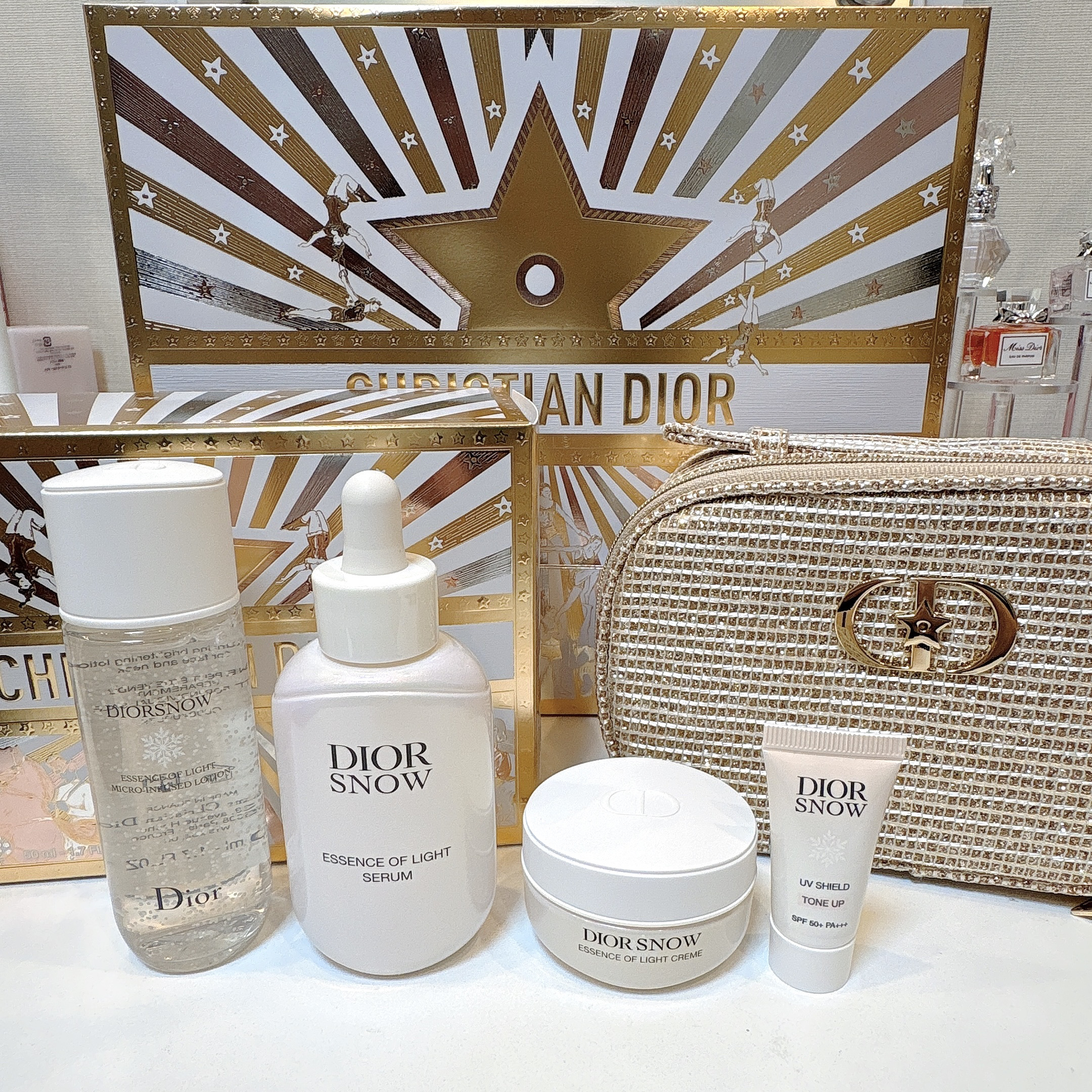 限定キット・セット】ディオール スノー エッセンス ホリデー（限定品