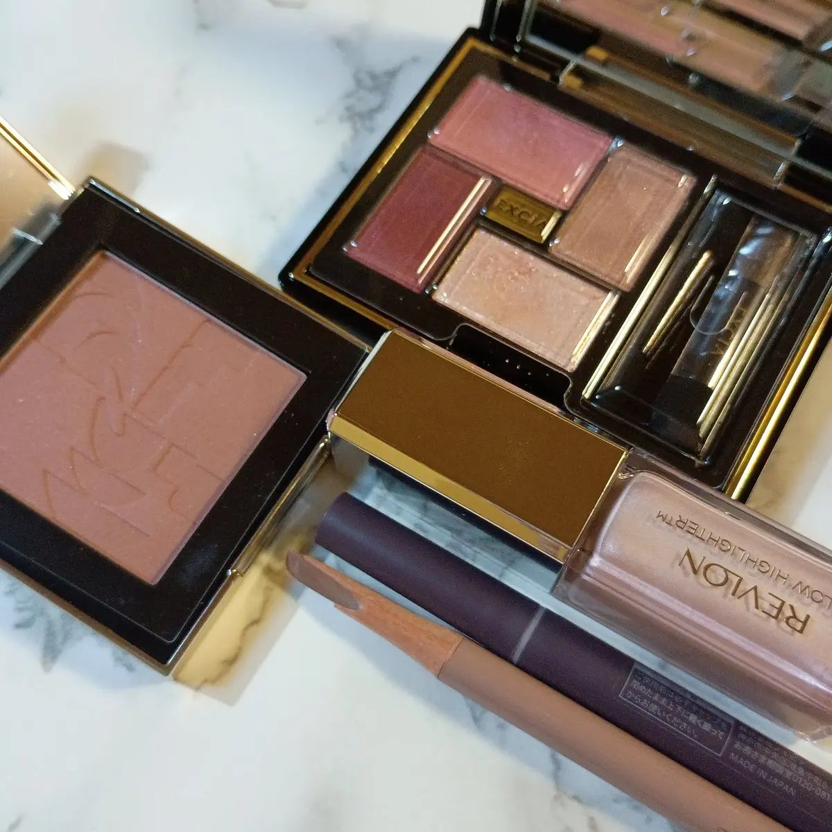 エクシア アイカラー ヴォロンテ 01 ディア レディー/ALBION/アイシャドウパレットを使ったクチコミ（1枚目）