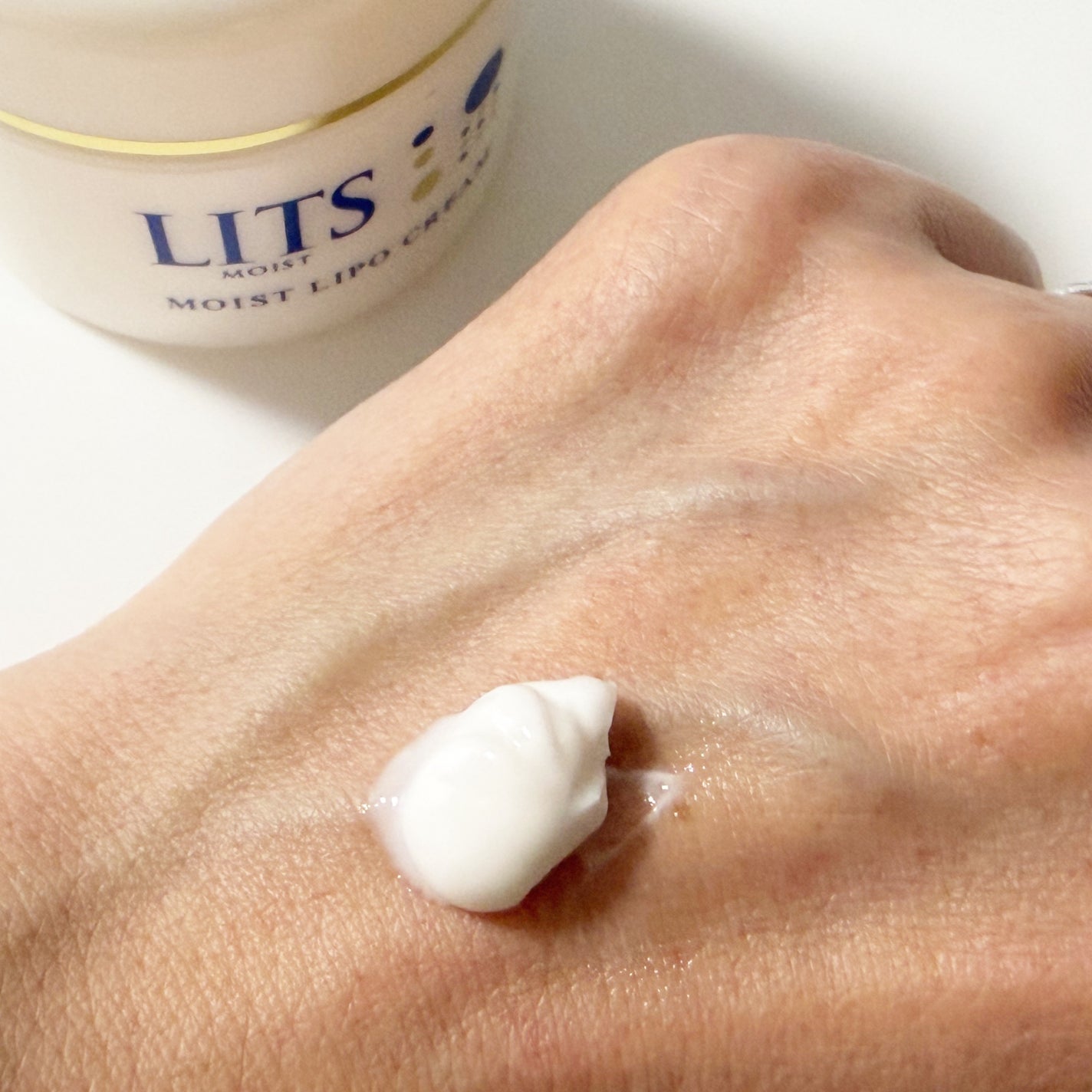 リッツ モイスト リポクリーム/リッツ/フェイスクリームを使ったクチコミ(4枚目)