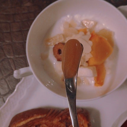 mcgroupakiko on LIPS 「なんか喉がいがいがするという娘にはマヌカ舐めときなさいというの..」(6枚目)